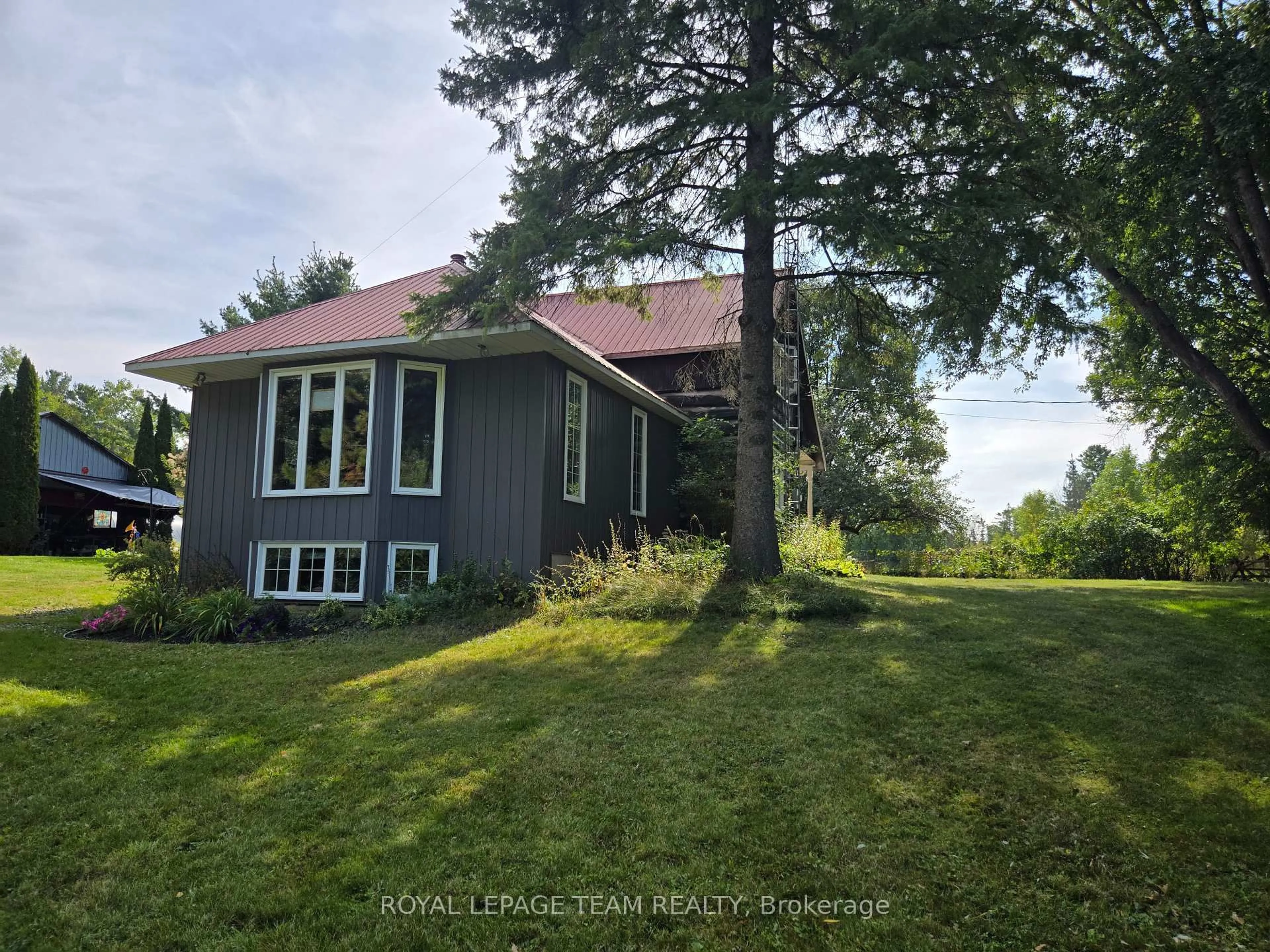 A pic from outside/outdoor area/front of a property/back of a property/a pic from drone, unknown for 2828 Con.10, Pakenham Ontario K0A 2X0