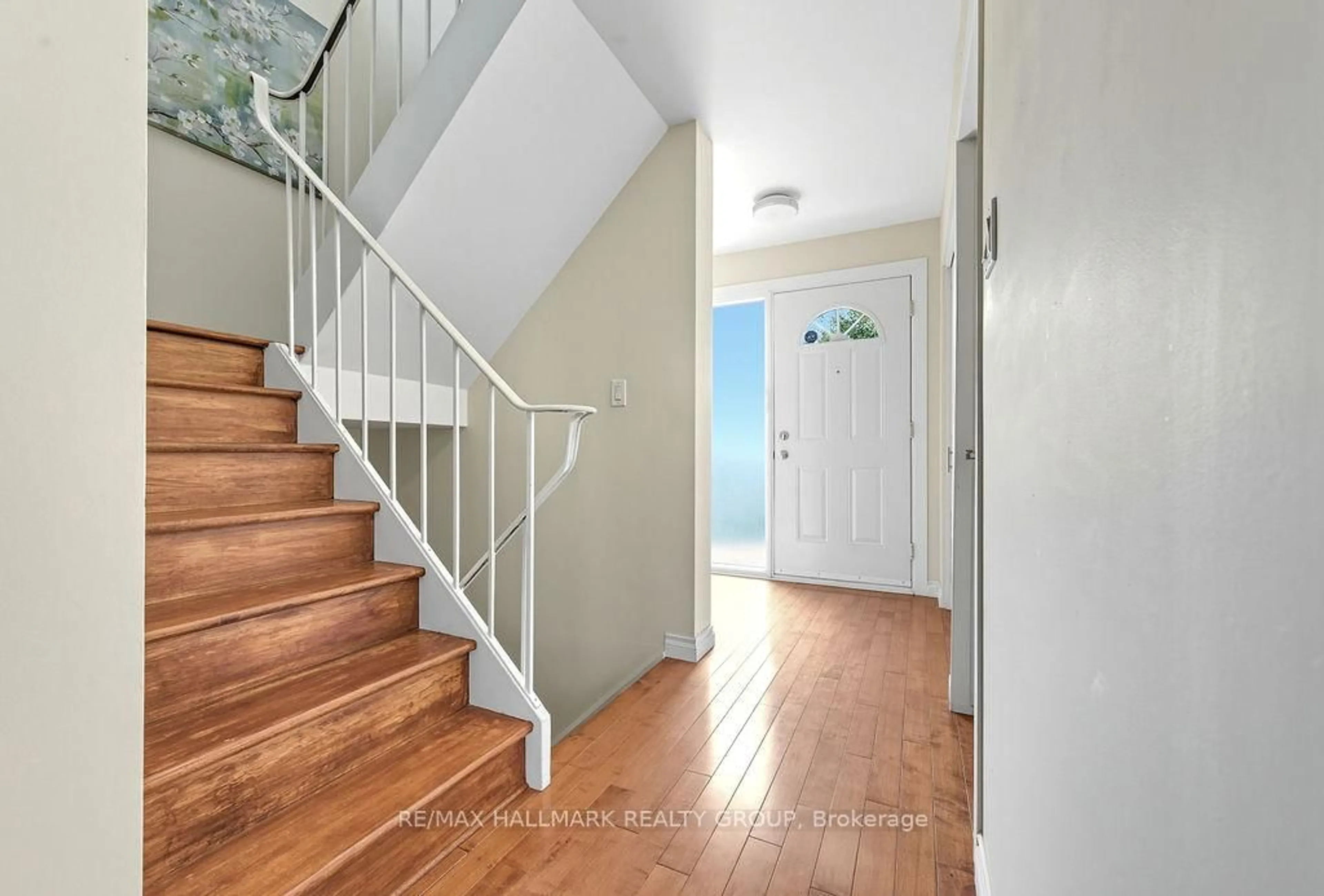 Unknown for 29D Varley Dr, Ottawa Ontario K2K 1G4