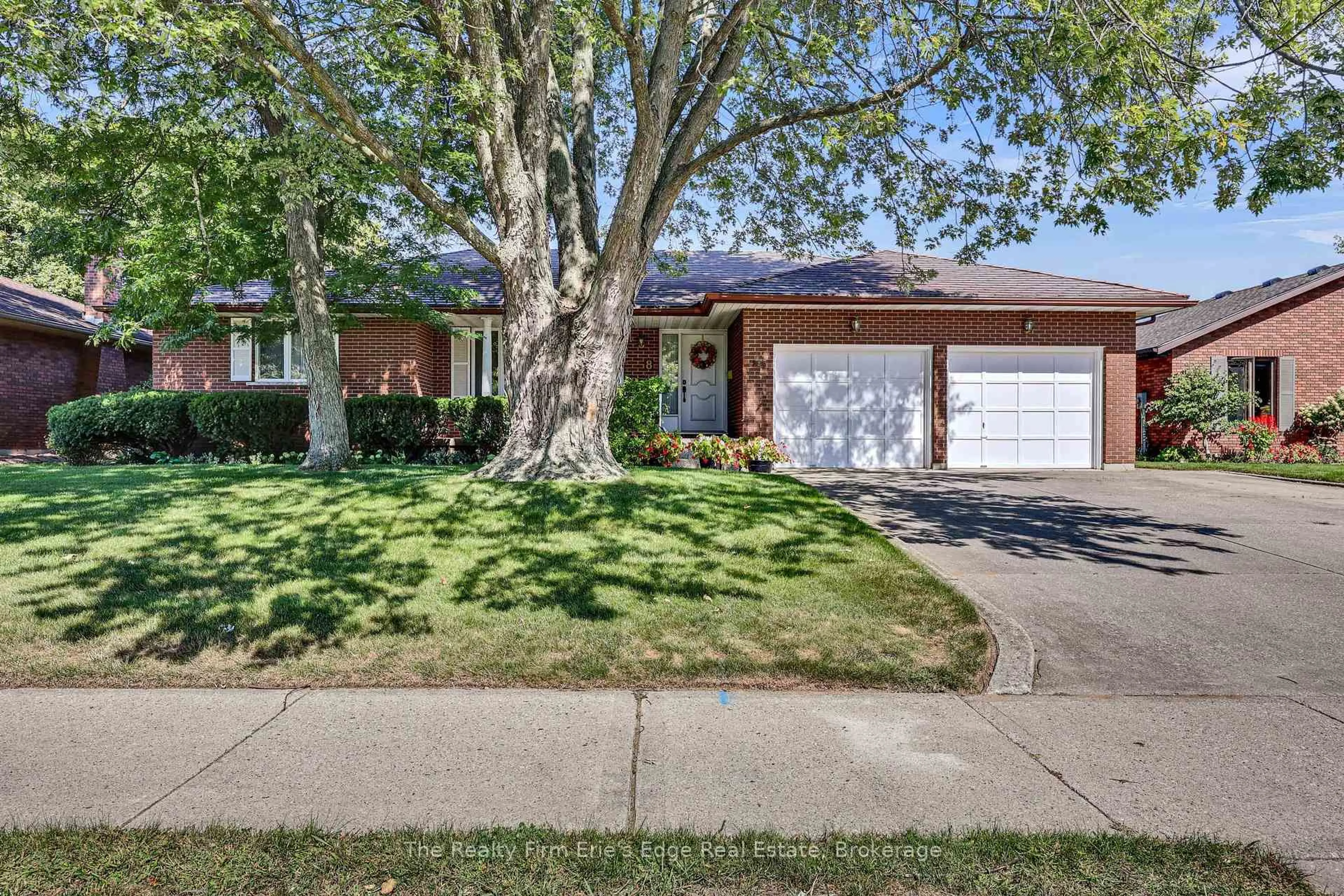 Home with brick exterior material, street for 8 Christopher Crt, Tillsonburg Ontario N4G 4W5