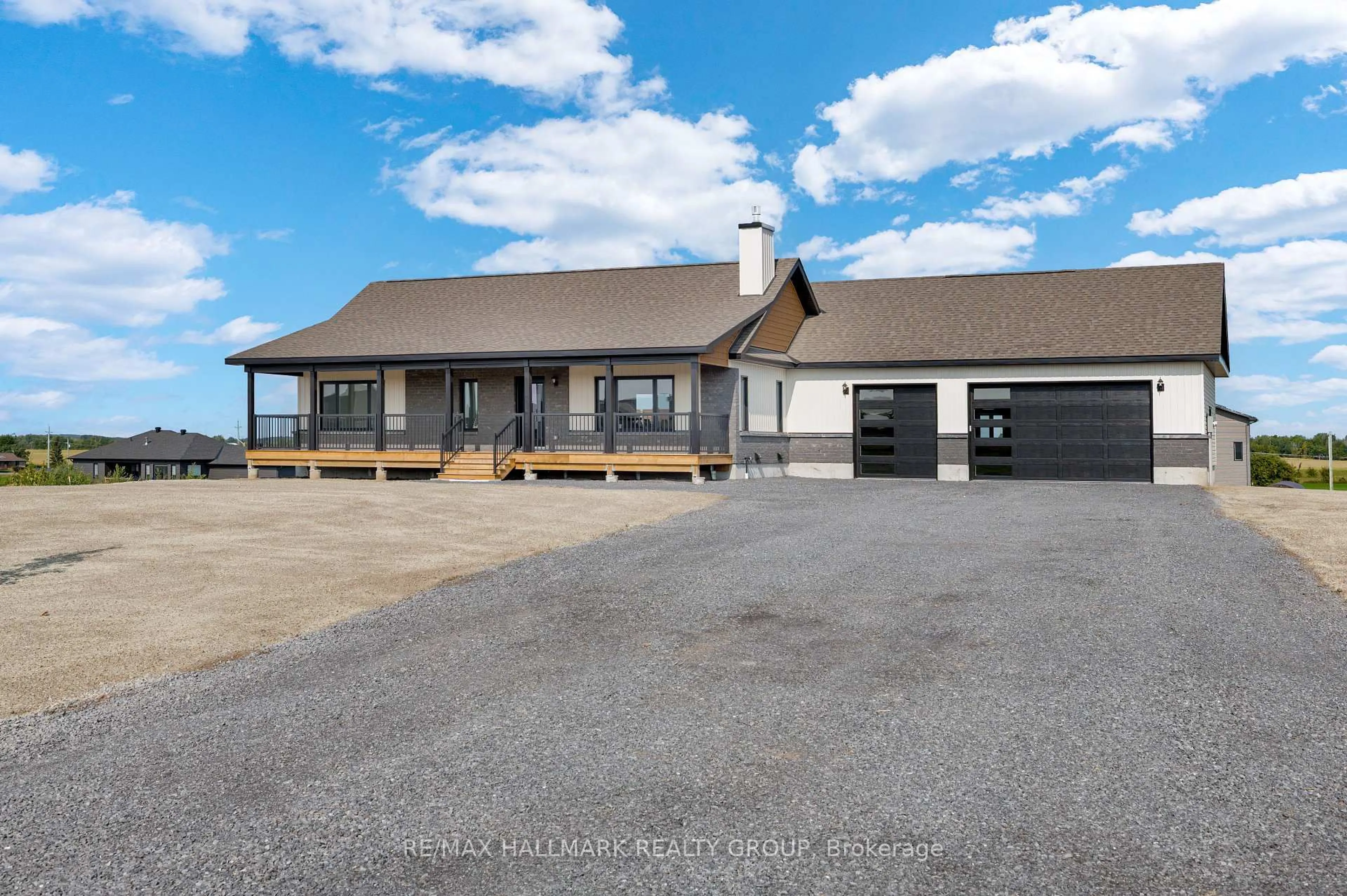 A pic from outside/outdoor area/front of a property/back of a property/a pic from drone, unknown for 208 Trudeau Cres, Russell Ontario K4R 1E5
