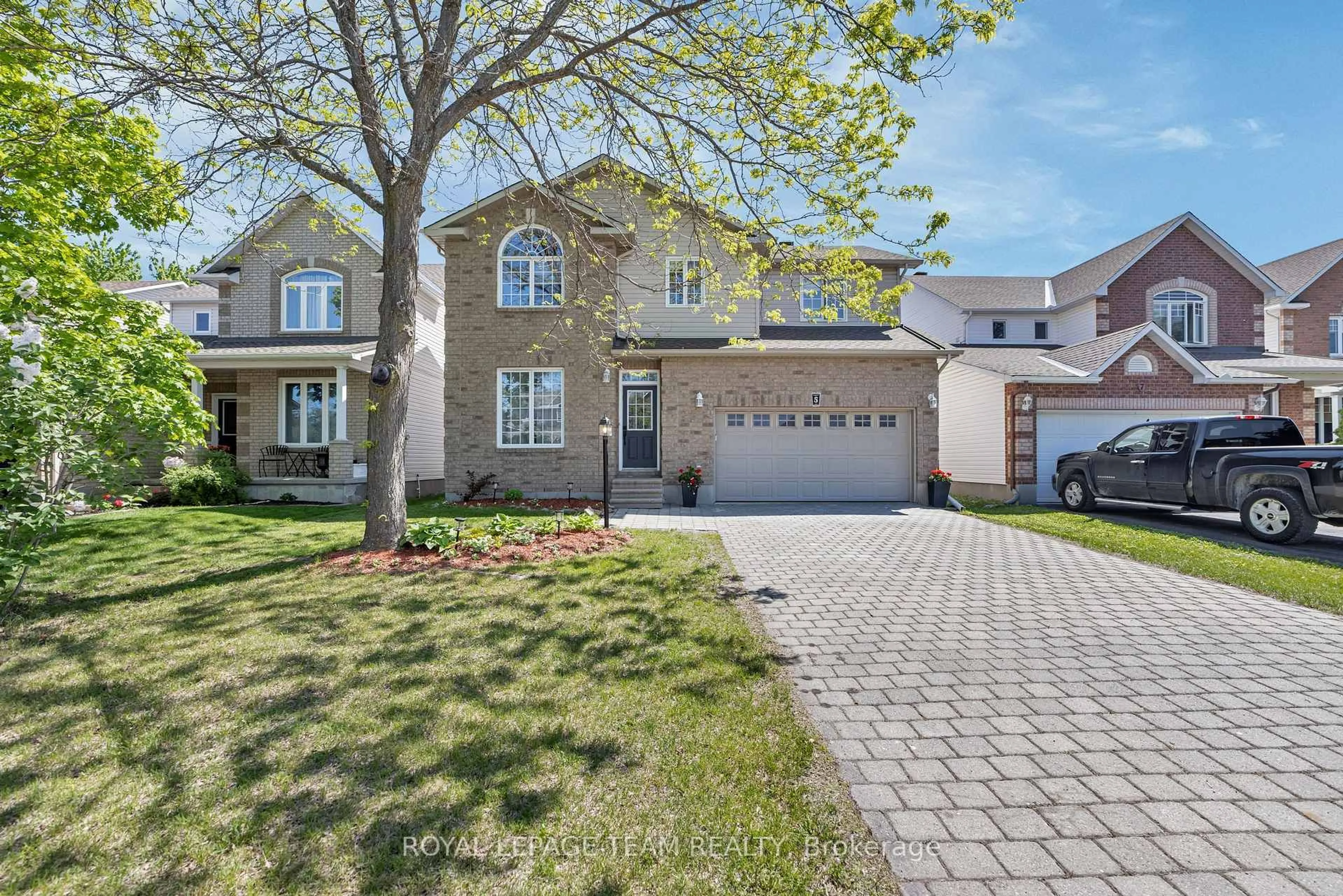 Home with brick exterior material, street for 5 Sundew Crt, Stittsville Ontario K2S 1Z5
