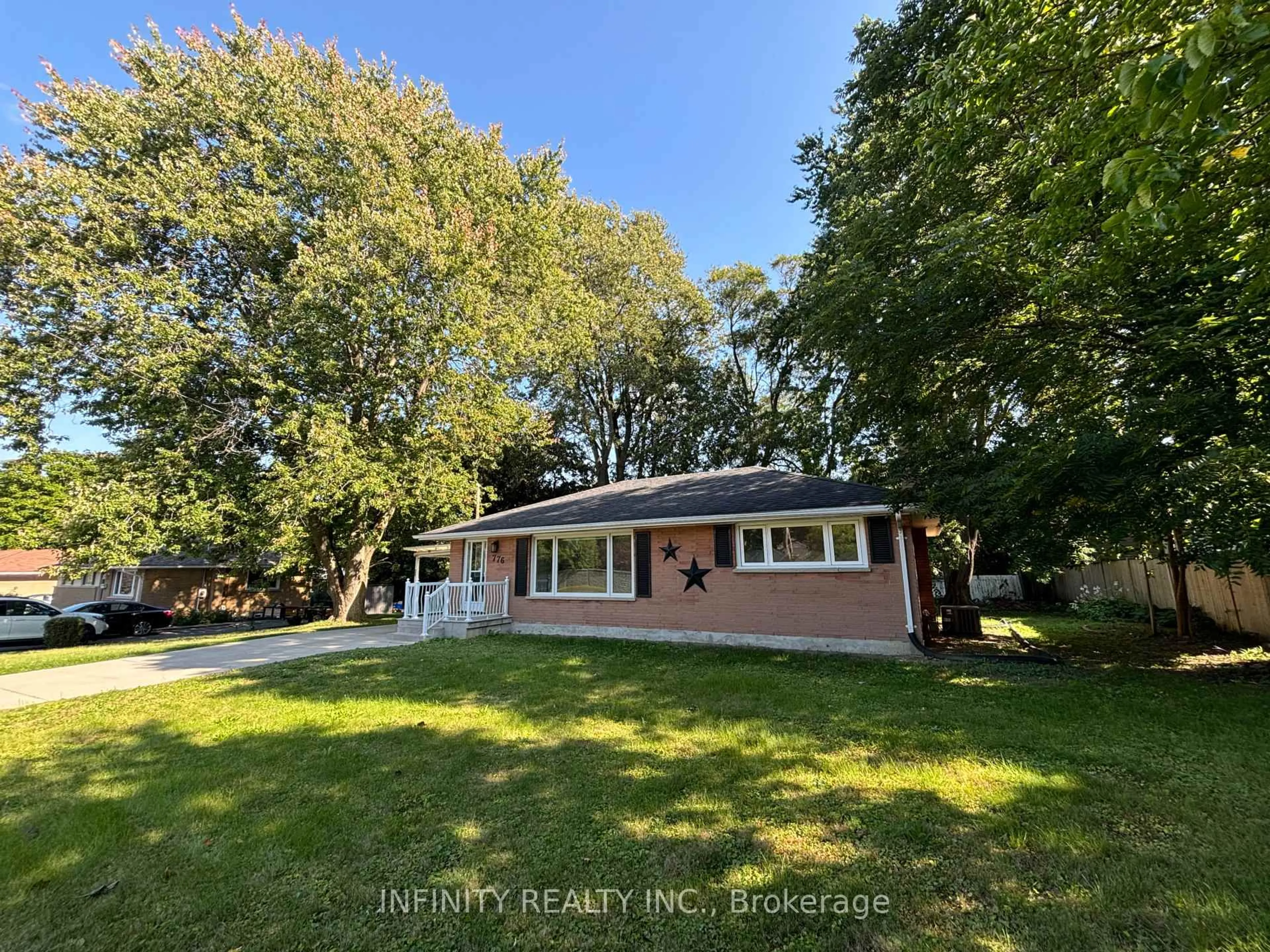 Home with vinyl exterior material, street for 776 Oxford St, London North Ontario N6H 1V2