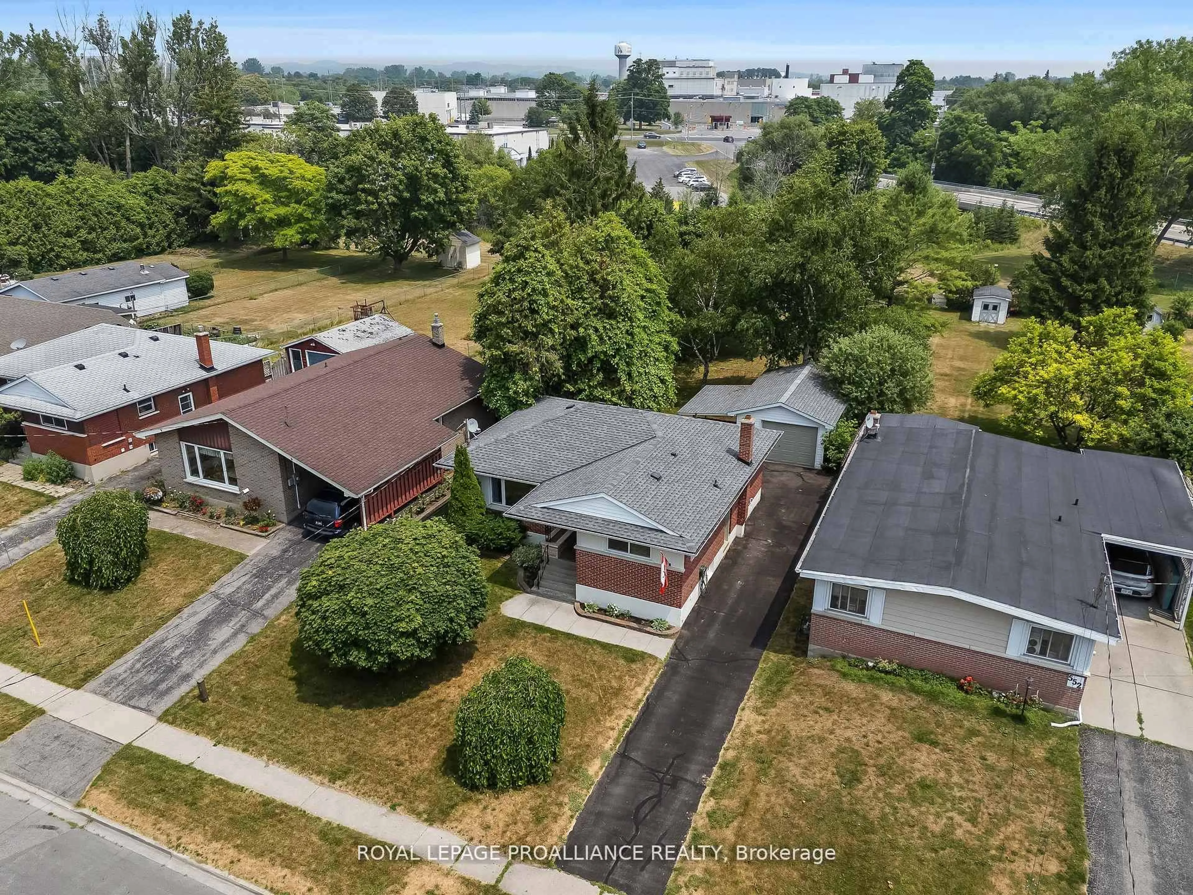 A pic from outside/outdoor area/front of a property/back of a property/a pic from drone, street for 556 Sinclair St, Cobourg Ontario K9A 2Y7