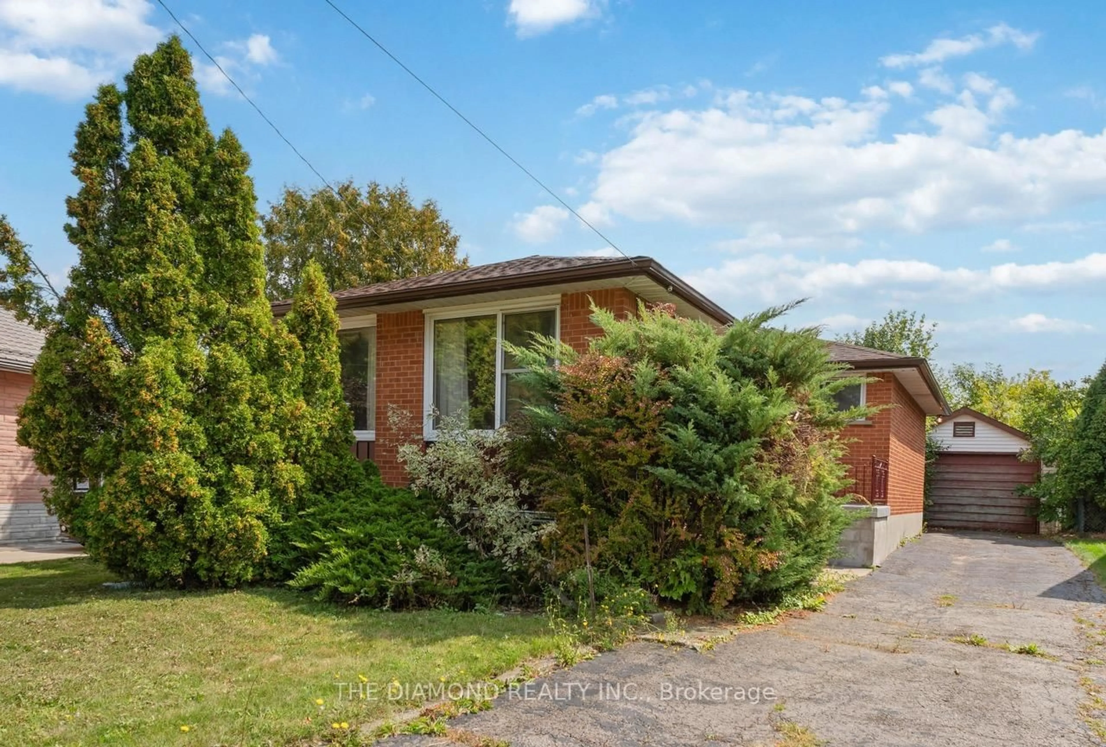 Home with brick exterior material, street for 95 Winchester Blvd, Hamilton Ontario L8T 2M9