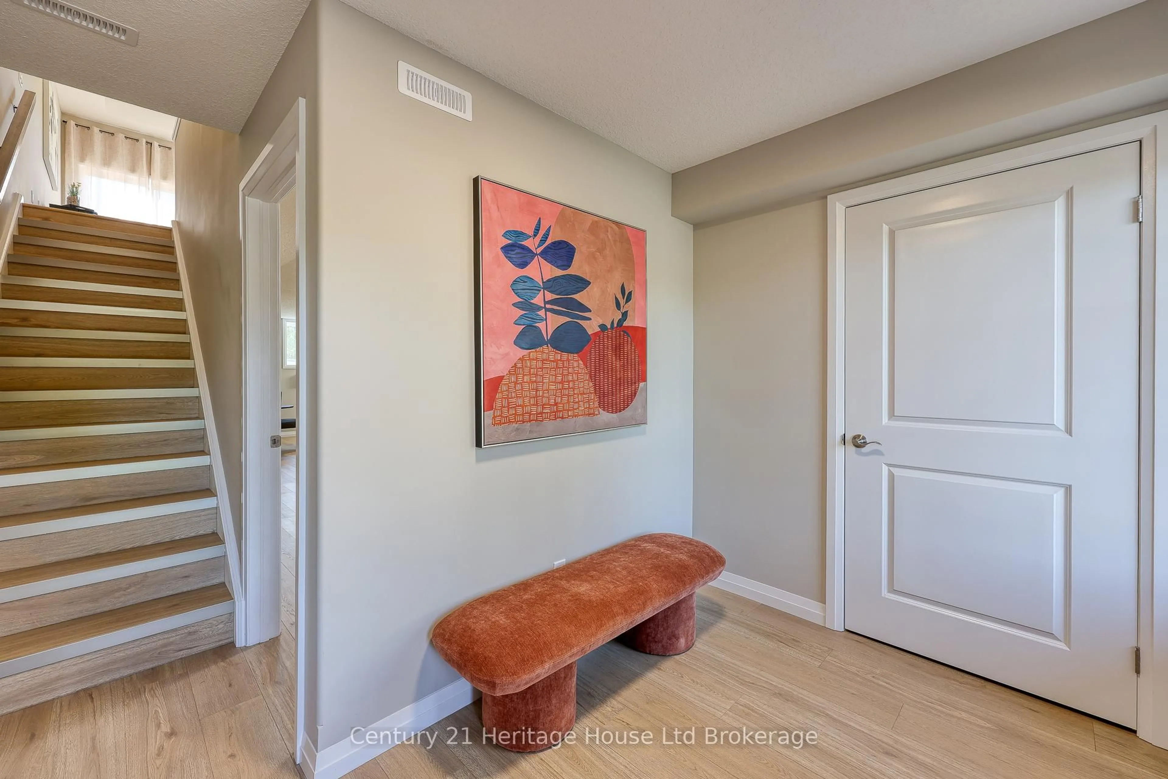 Indoor entryway for 19 Anderson St #12, Woodstock Ontario N4S 9A3