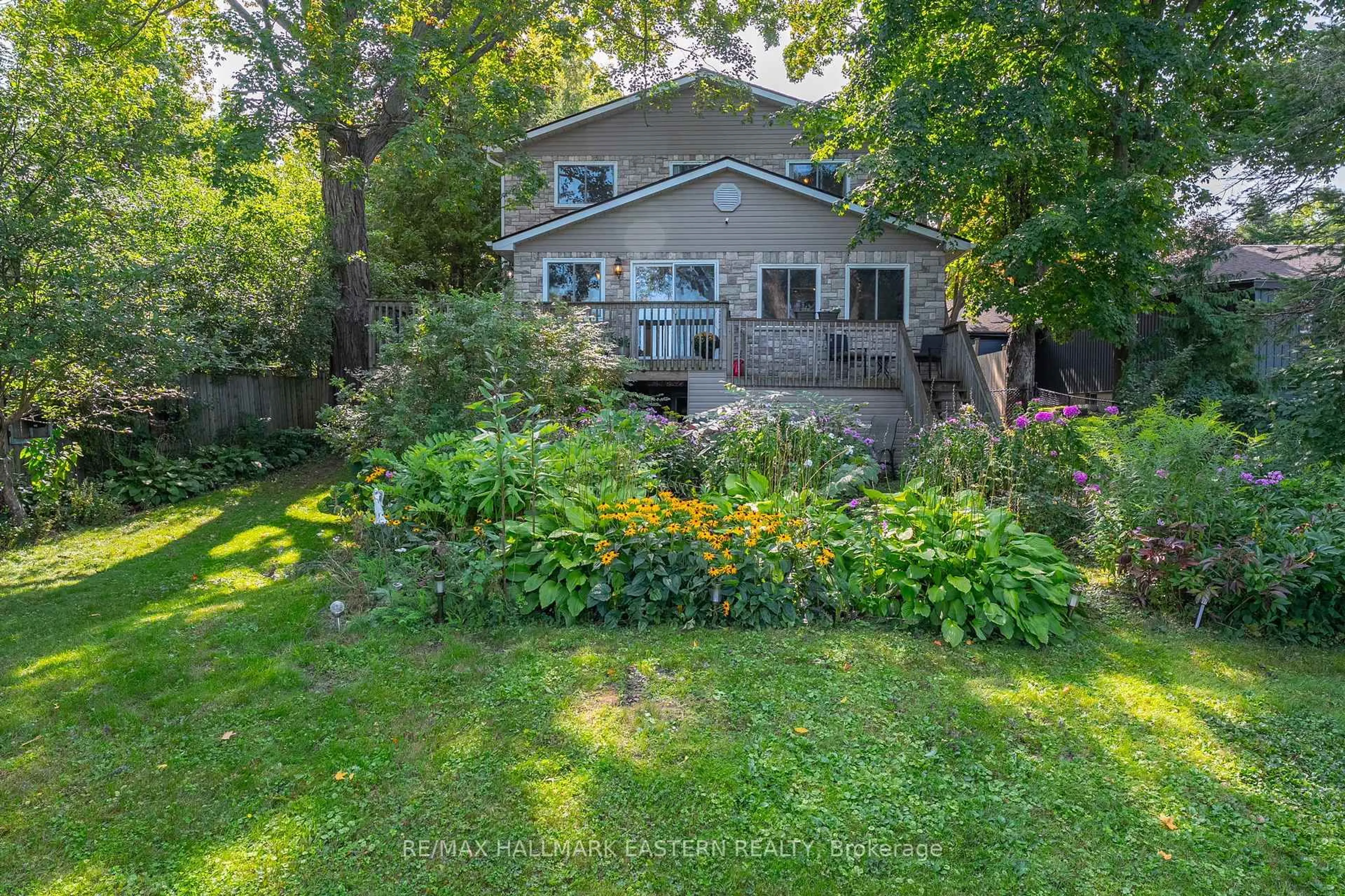 A pic from outside/outdoor area/front of a property/back of a property/a pic from drone, water/lake/river/ocean view for 122 Maryland Dr, Selwyn Ontario K9J 0C5