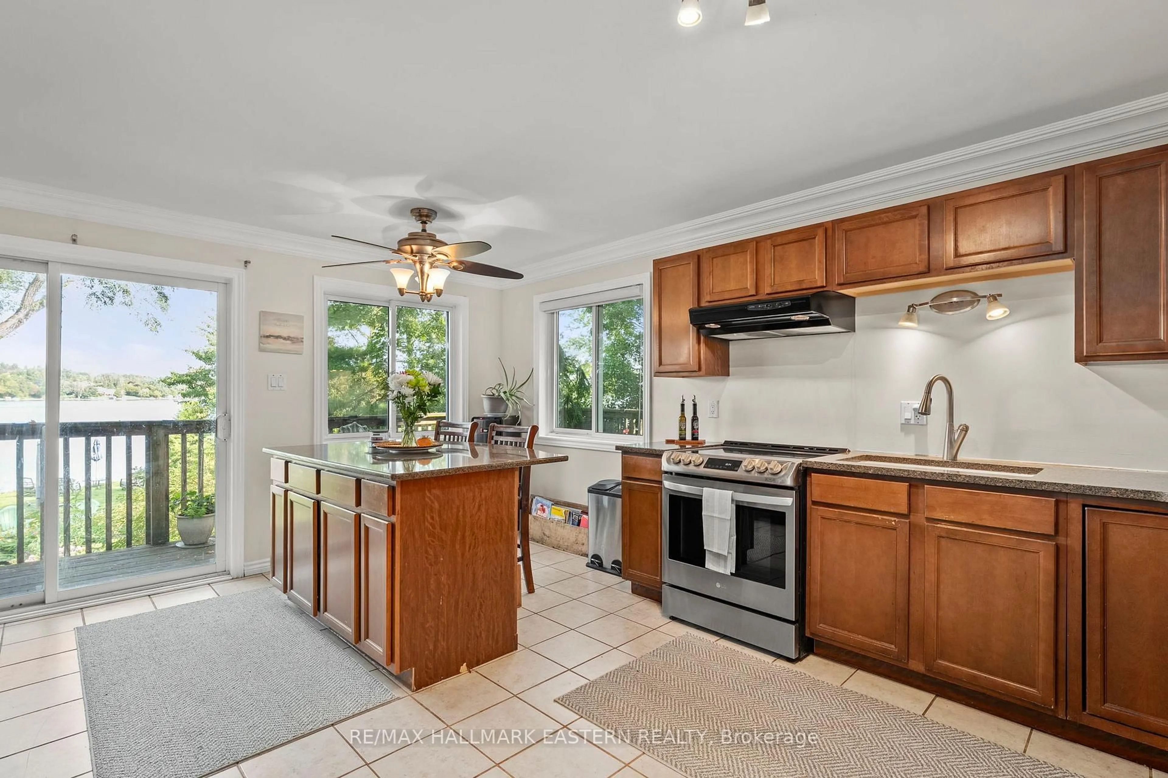 Open concept kitchen, ceramic/tile floor for 122 Maryland Dr, Selwyn Ontario K9J 0C5