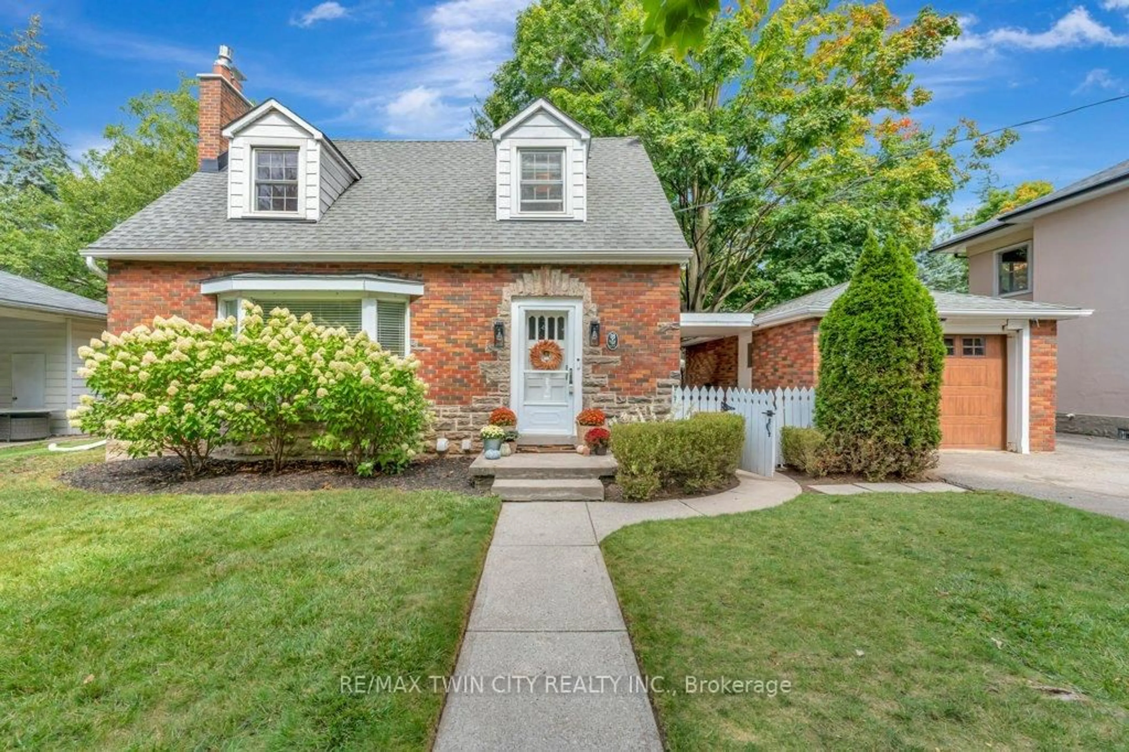 Home with brick exterior material, street for 18 Ball Ave, Cambridge Ontario N1R 2A1