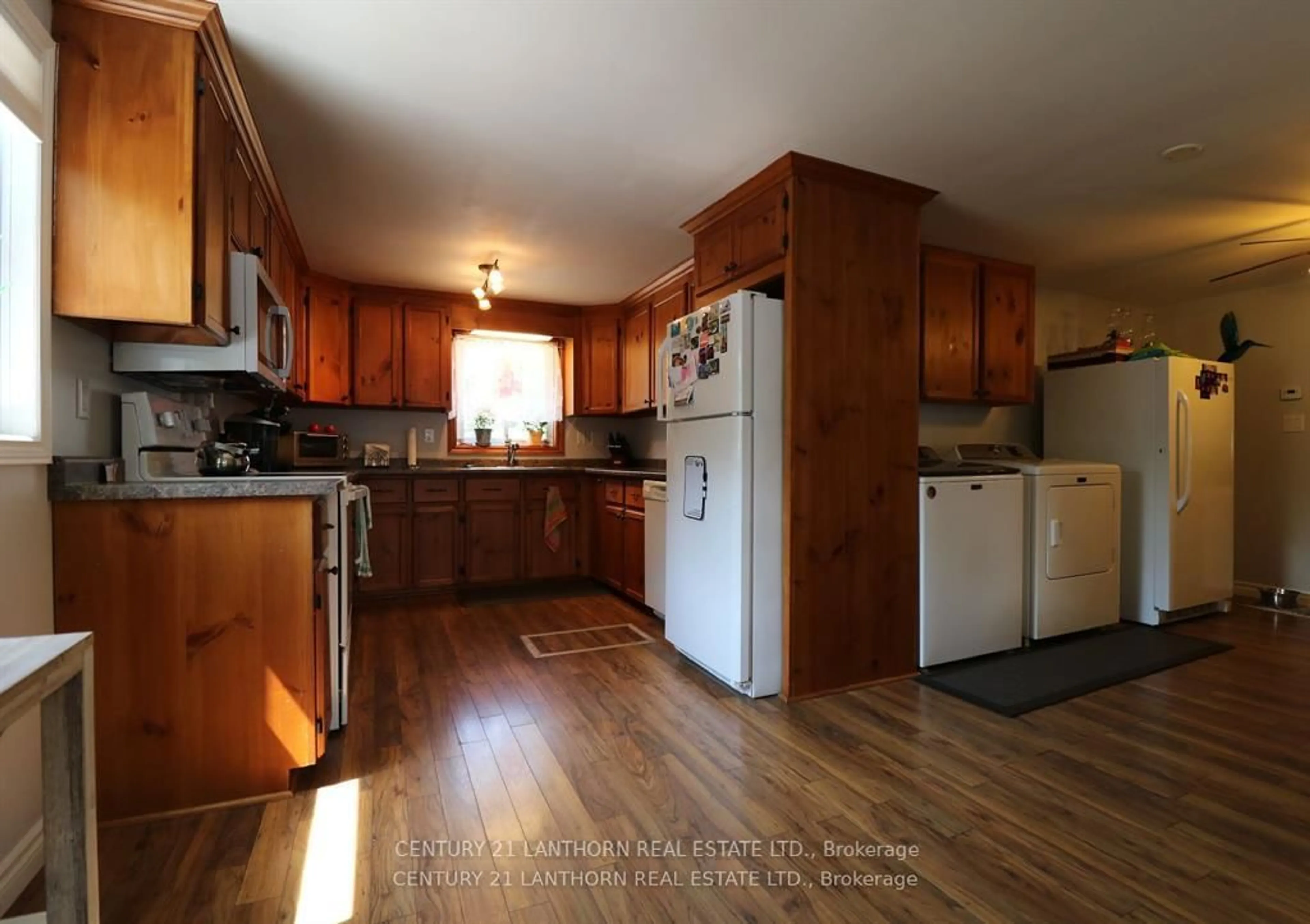 Standard kitchen, wood/laminate floor for 13 St Philip St, Prince Edward County Ontario K0K 2P0