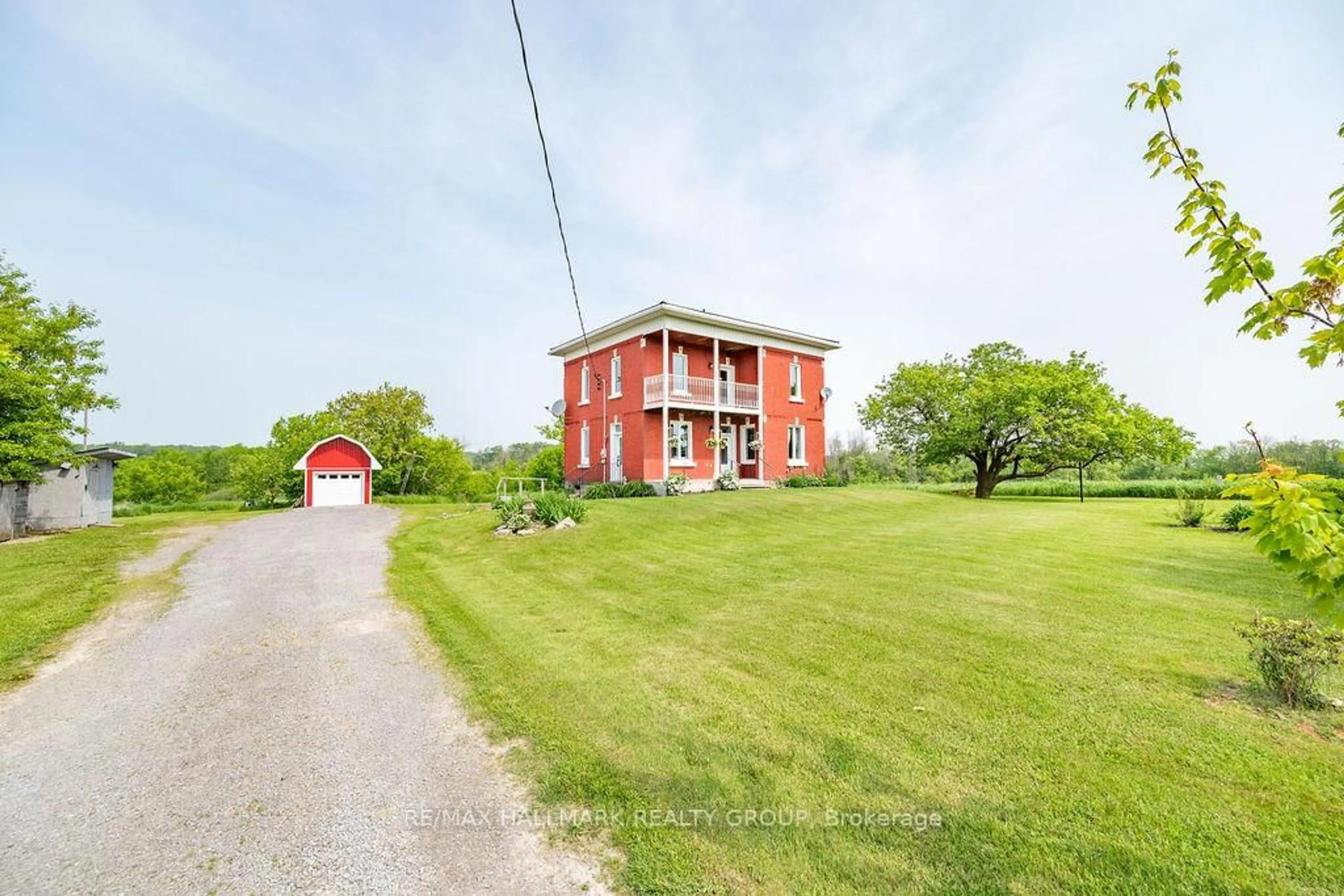 A pic from outside/outdoor area/front of a property/back of a property/a pic from drone, building for 1285 Foresters Falls Rd, Cobden Ontario K0J 1K0