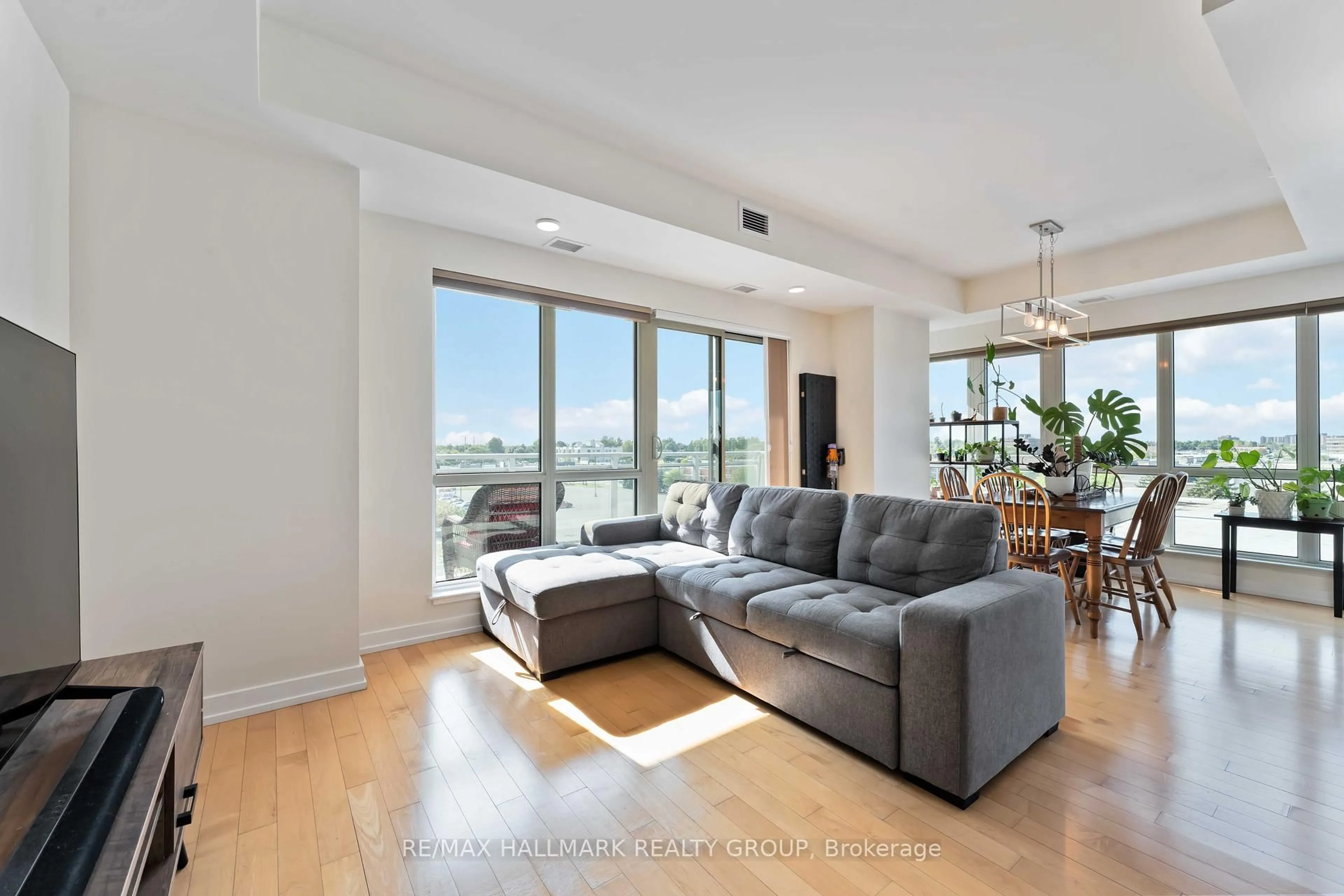 Living room with furniture, unknown for 330 TITAN Private #510, Ottawa Ontario K2G 1G3