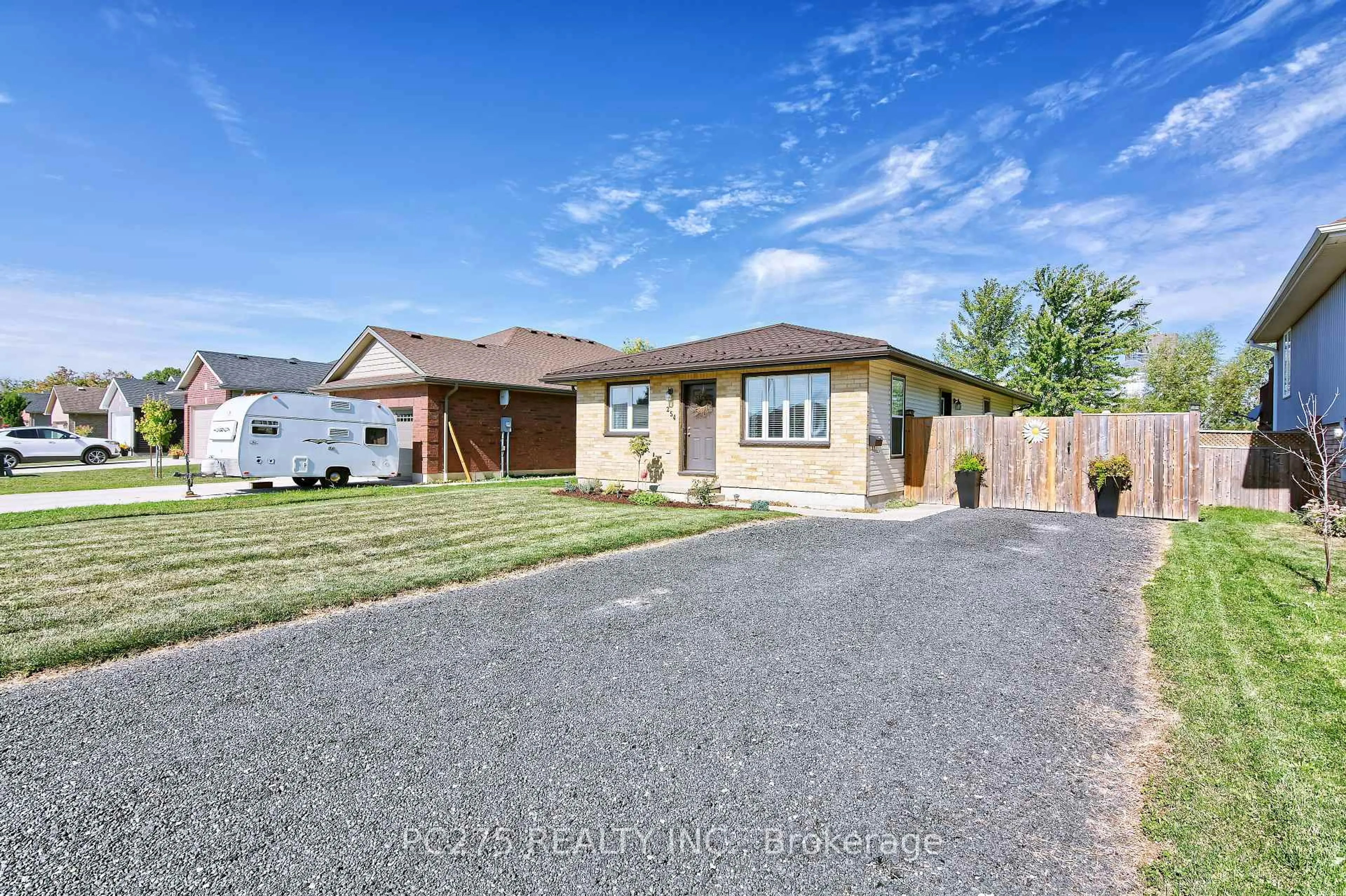A pic from outside/outdoor area/front of a property/back of a property/a pic from drone, street for 254 South St, Southwest Middlesex Ontario N0L 1M0
