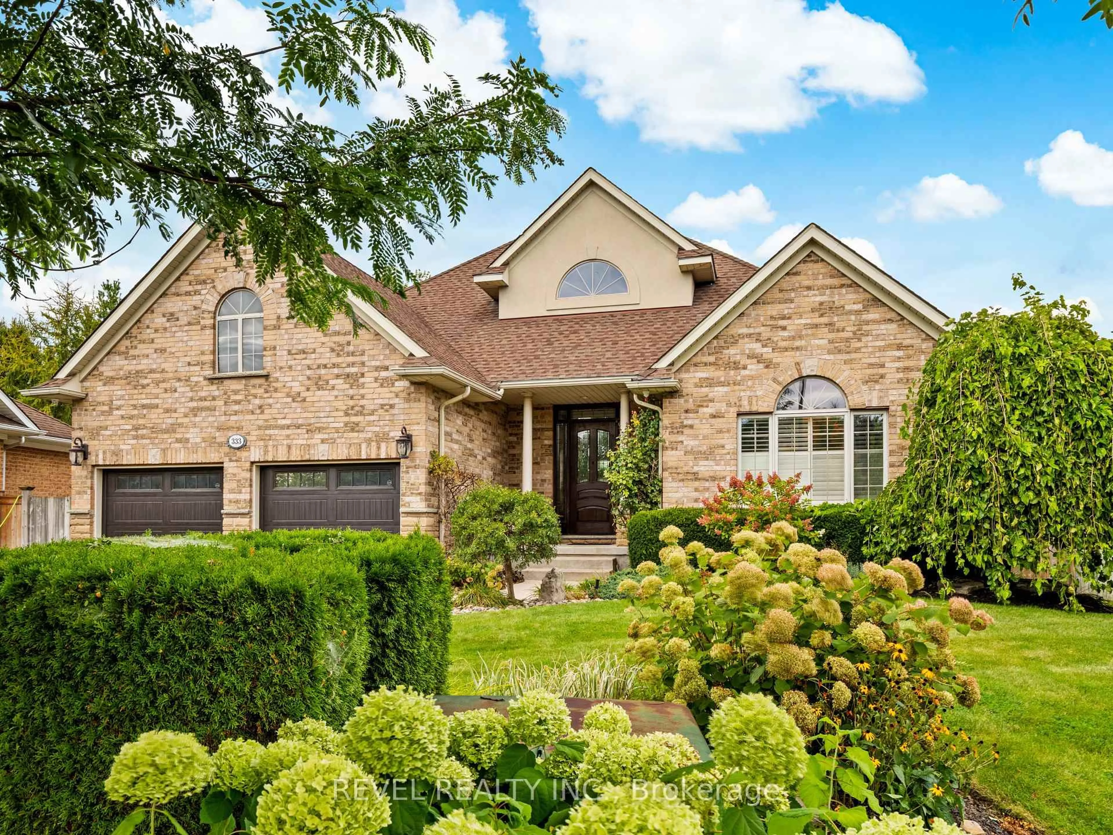 Home with brick exterior material, street for 333 Milla Crt, Waterloo Ontario N2L 6N4