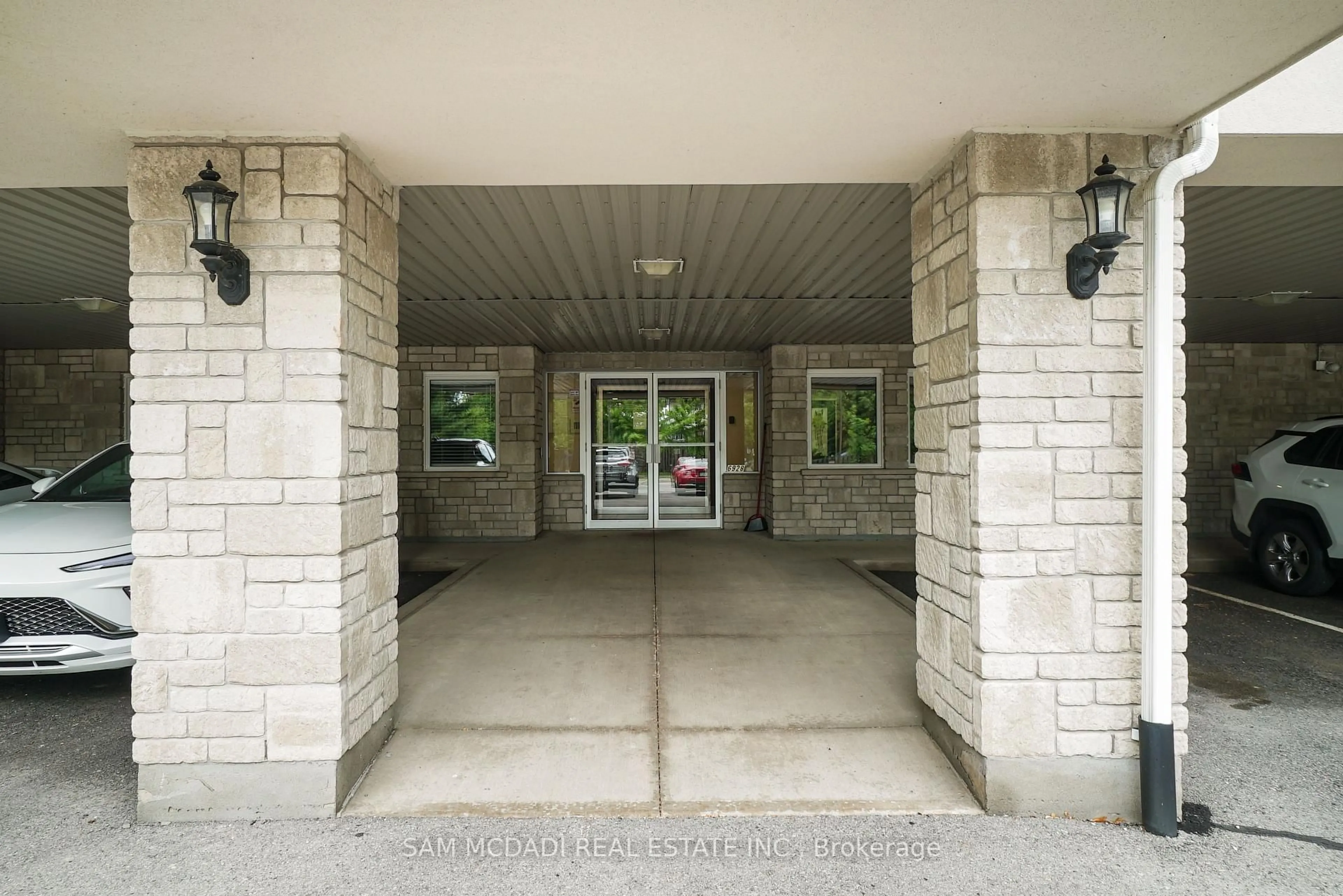 Unknown for 6928 Ailanthus Ave #303, Niagara Falls Ontario L2G 4C8