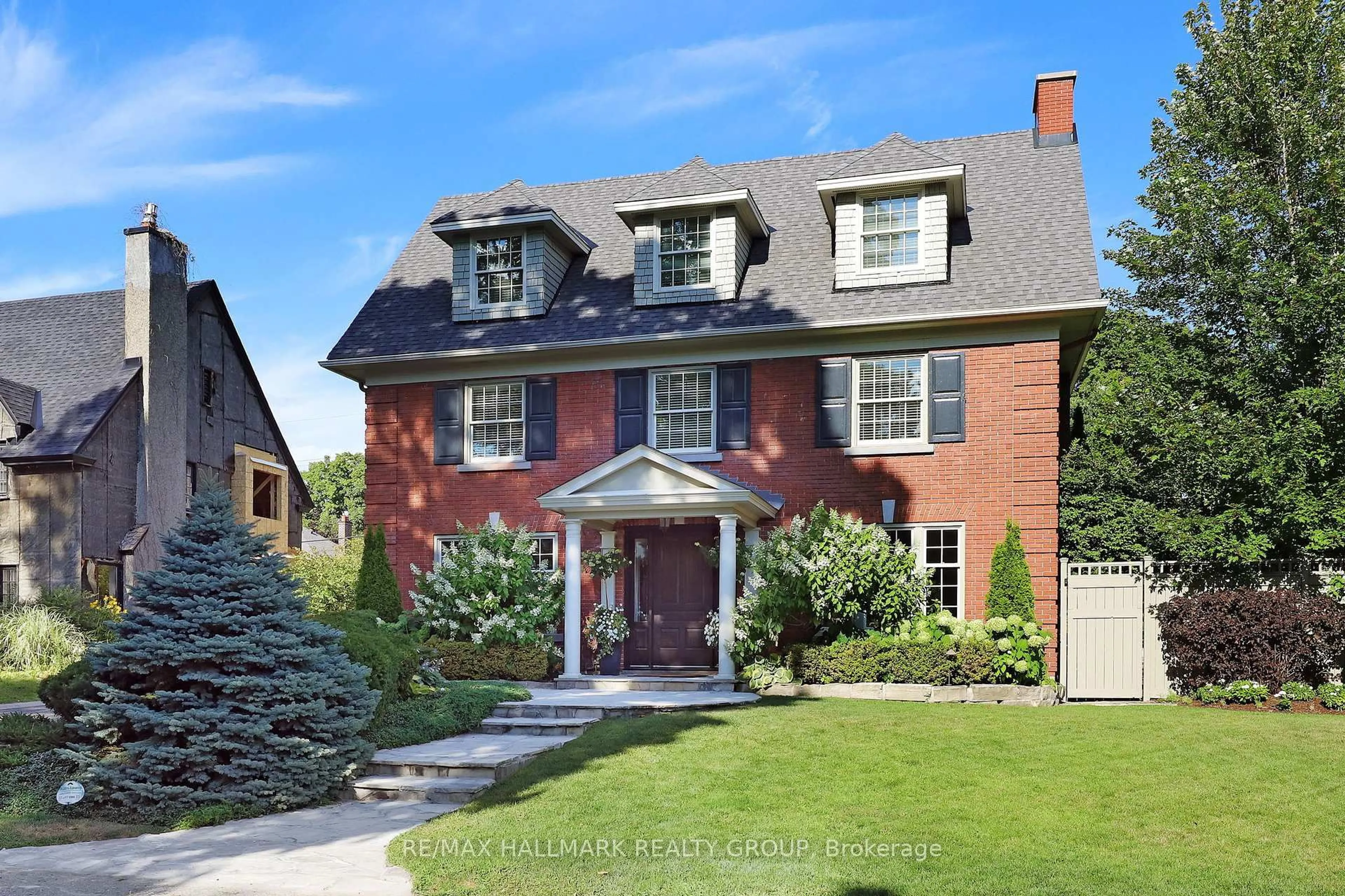 Home with brick exterior material, street for 525 Piccadilly Ave, Ottawa Ontario K1Y 0H7