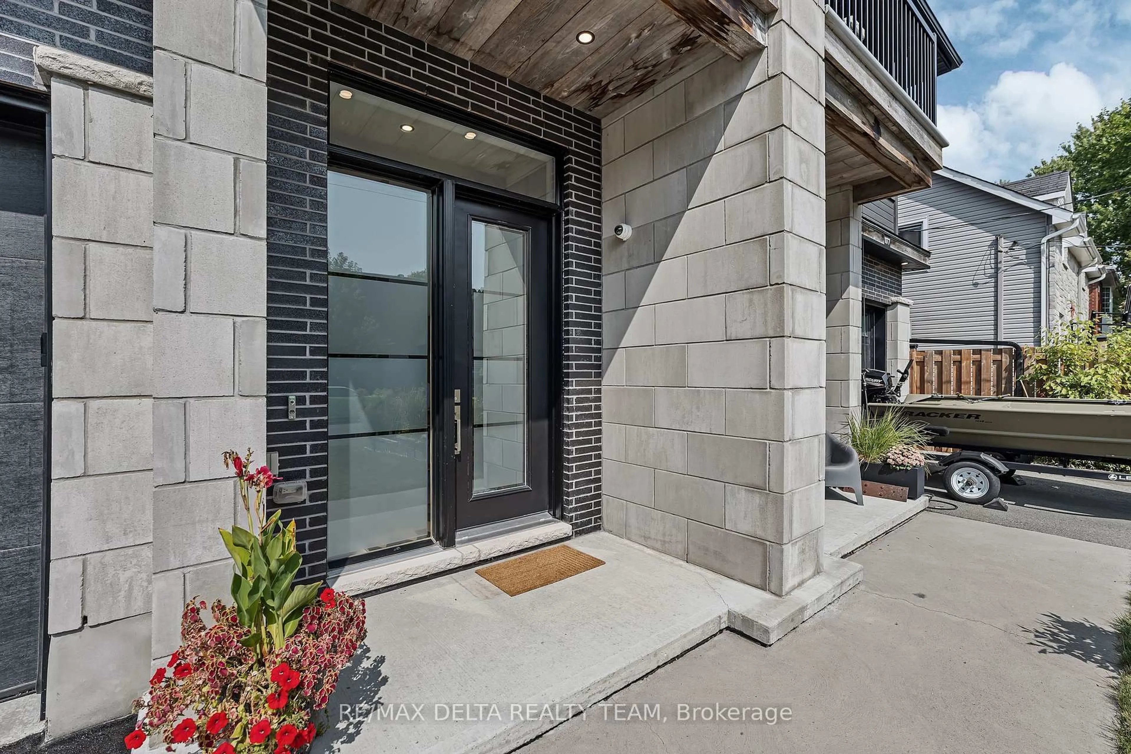 Unknown for 1179 Kingston Ave, Ottawa Ontario K1Z 8K5