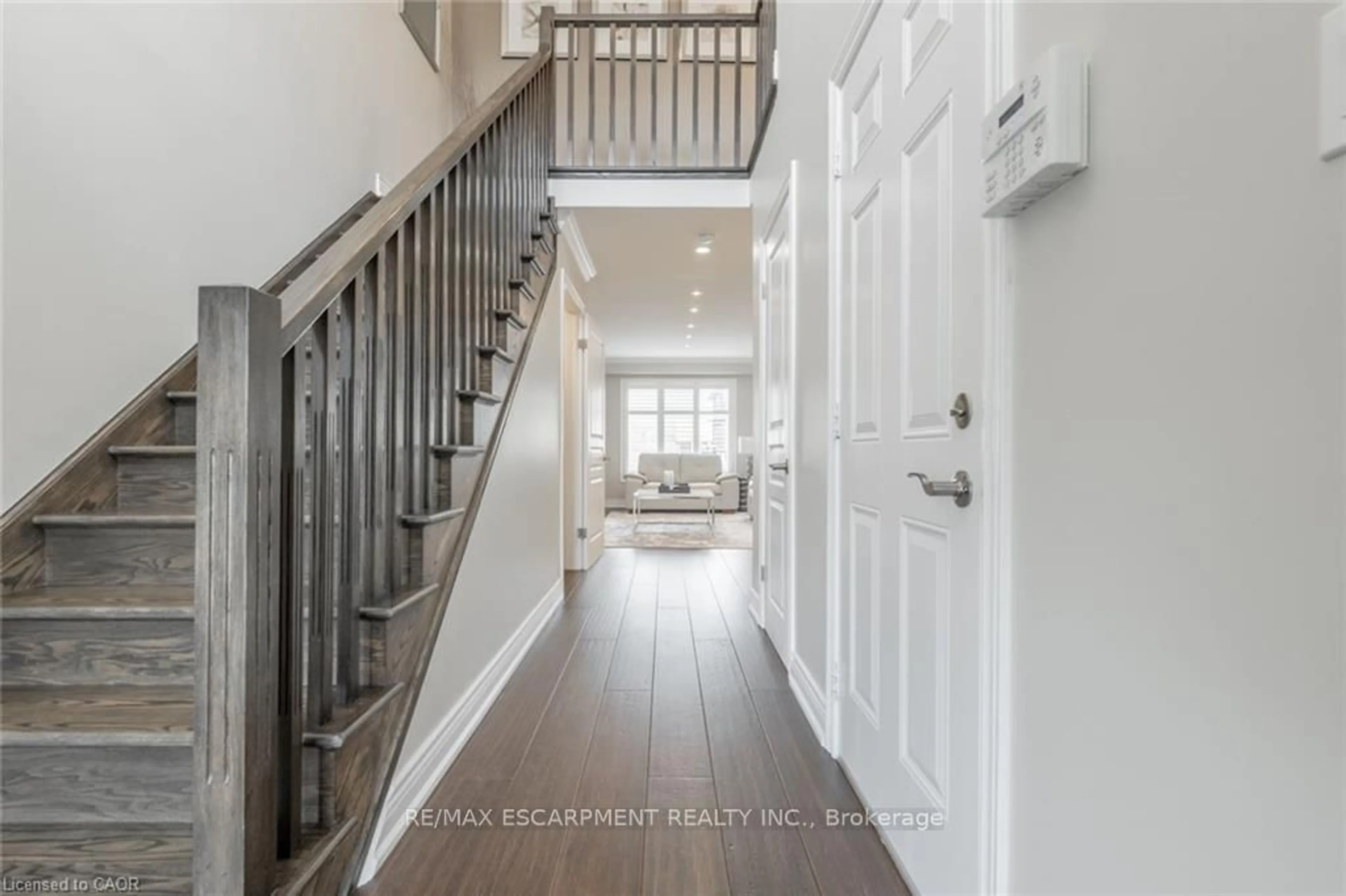 Indoor entryway for 89 Keystone Cres, Hamilton Ontario L0R 1P0