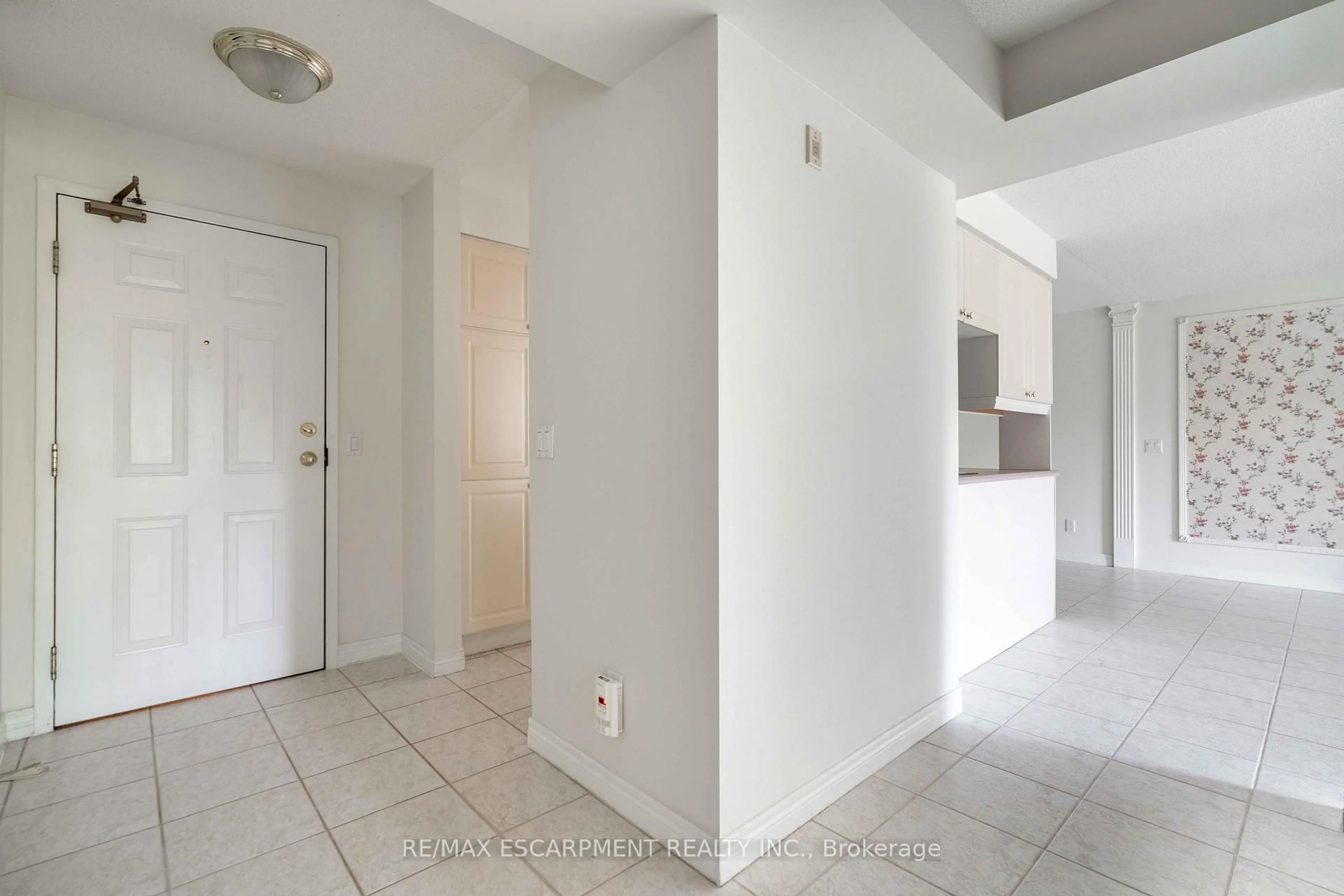 Unknown for 980 Golf Links Rd #207, Hamilton Ontario L9K 1J8