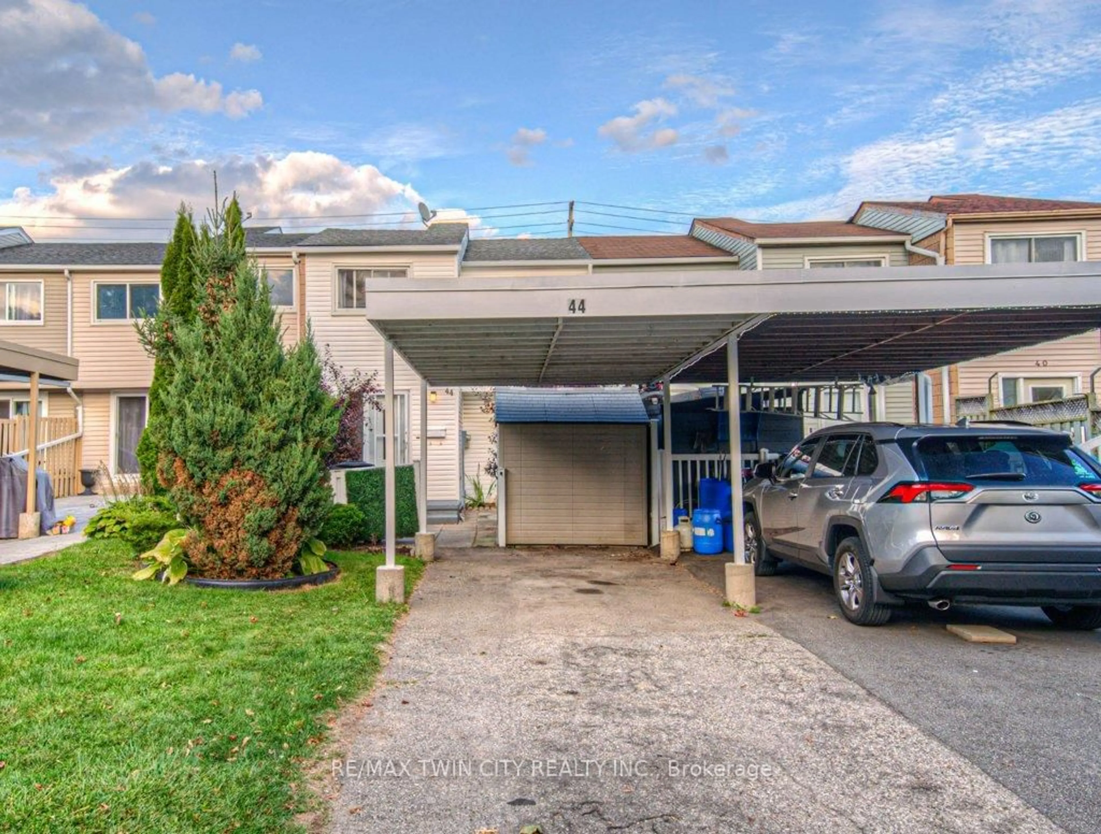 Unknown for 44 Frobisher Crt, Cambridge Ontario N1R 6Z5