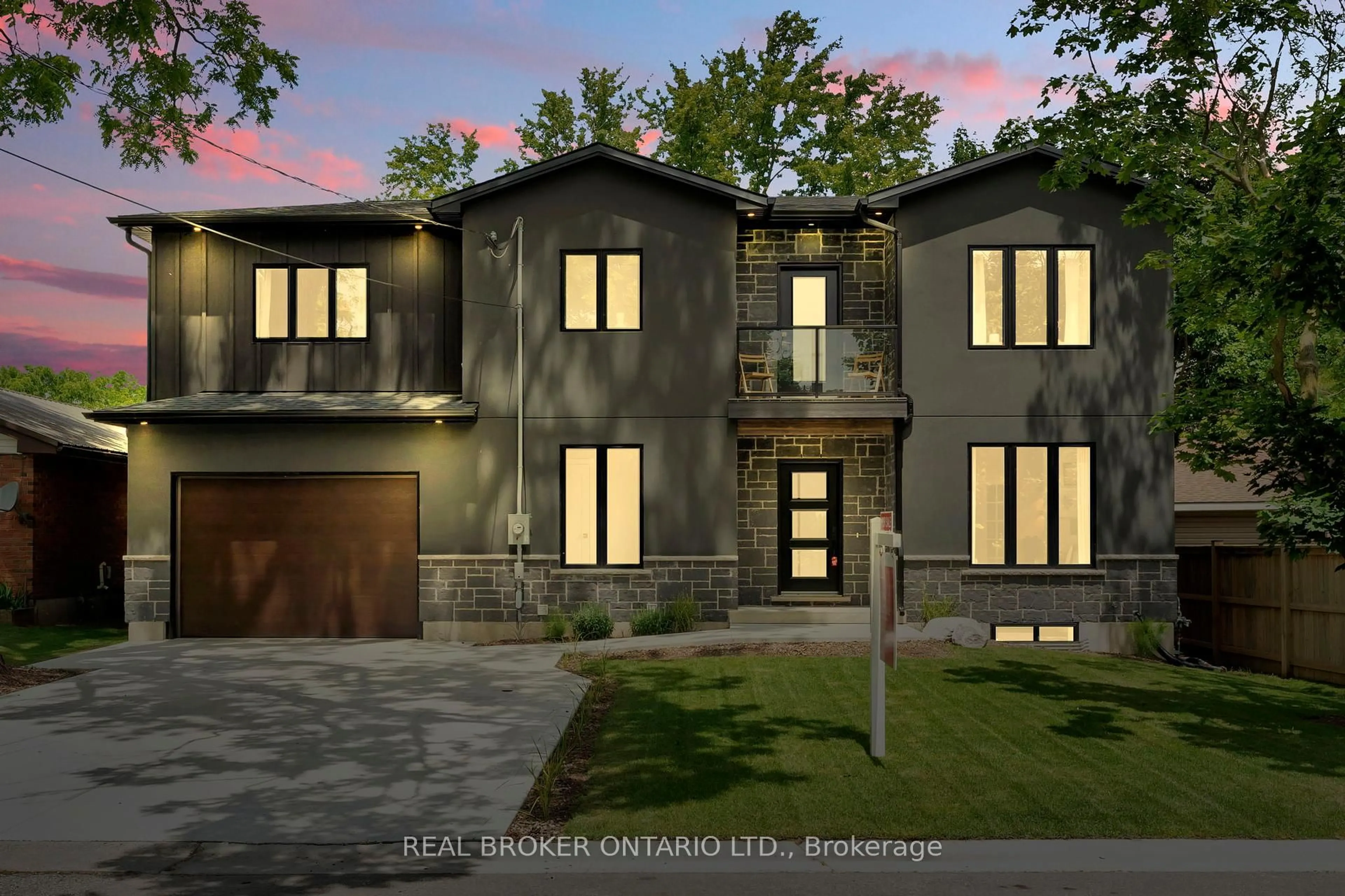 Home with brick exterior material, street for 21 North St, Aylmer Ontario N5H 2Y5