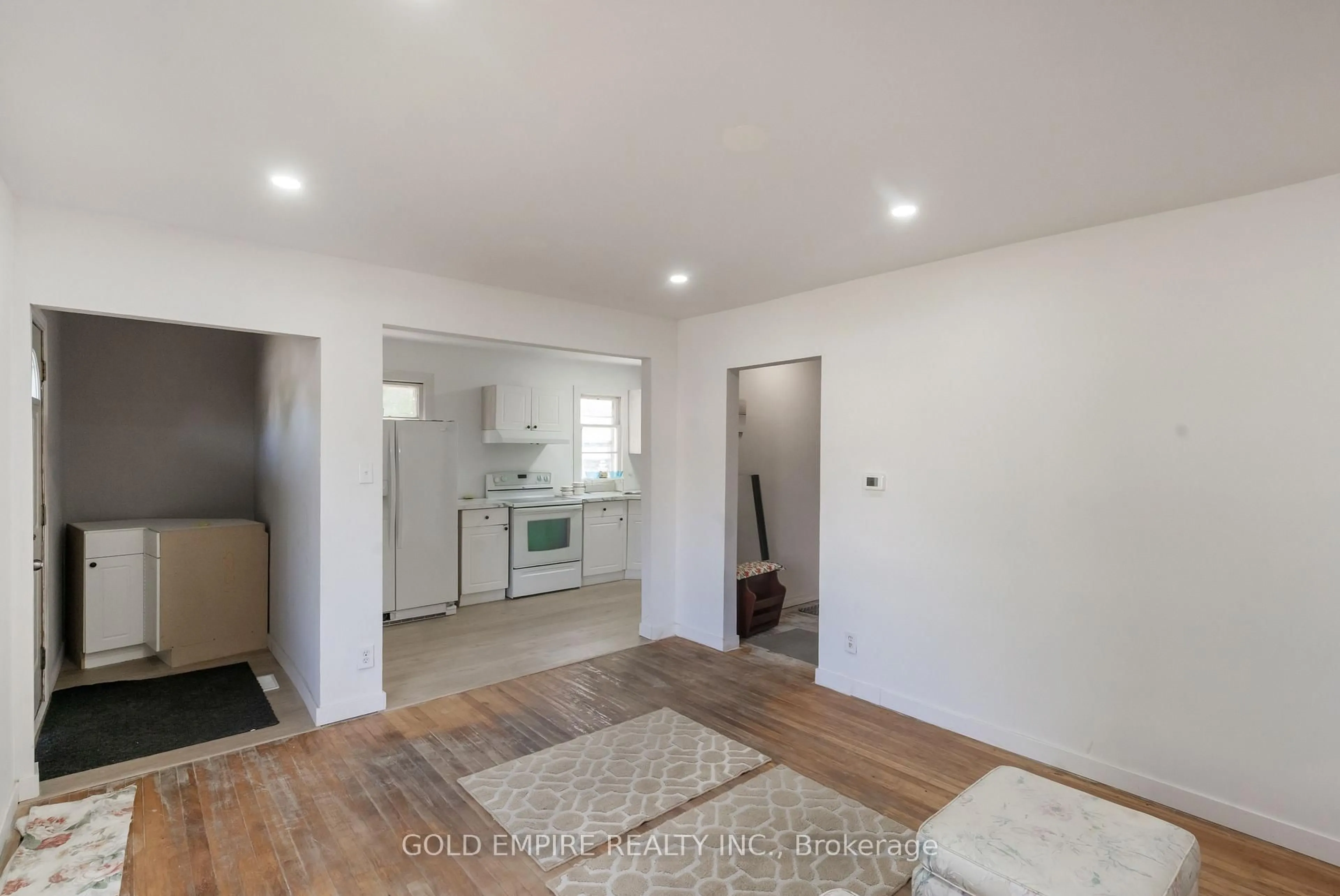 A pic of a room for 355 FLANDERS Row, London East Ontario N5Y 1C3