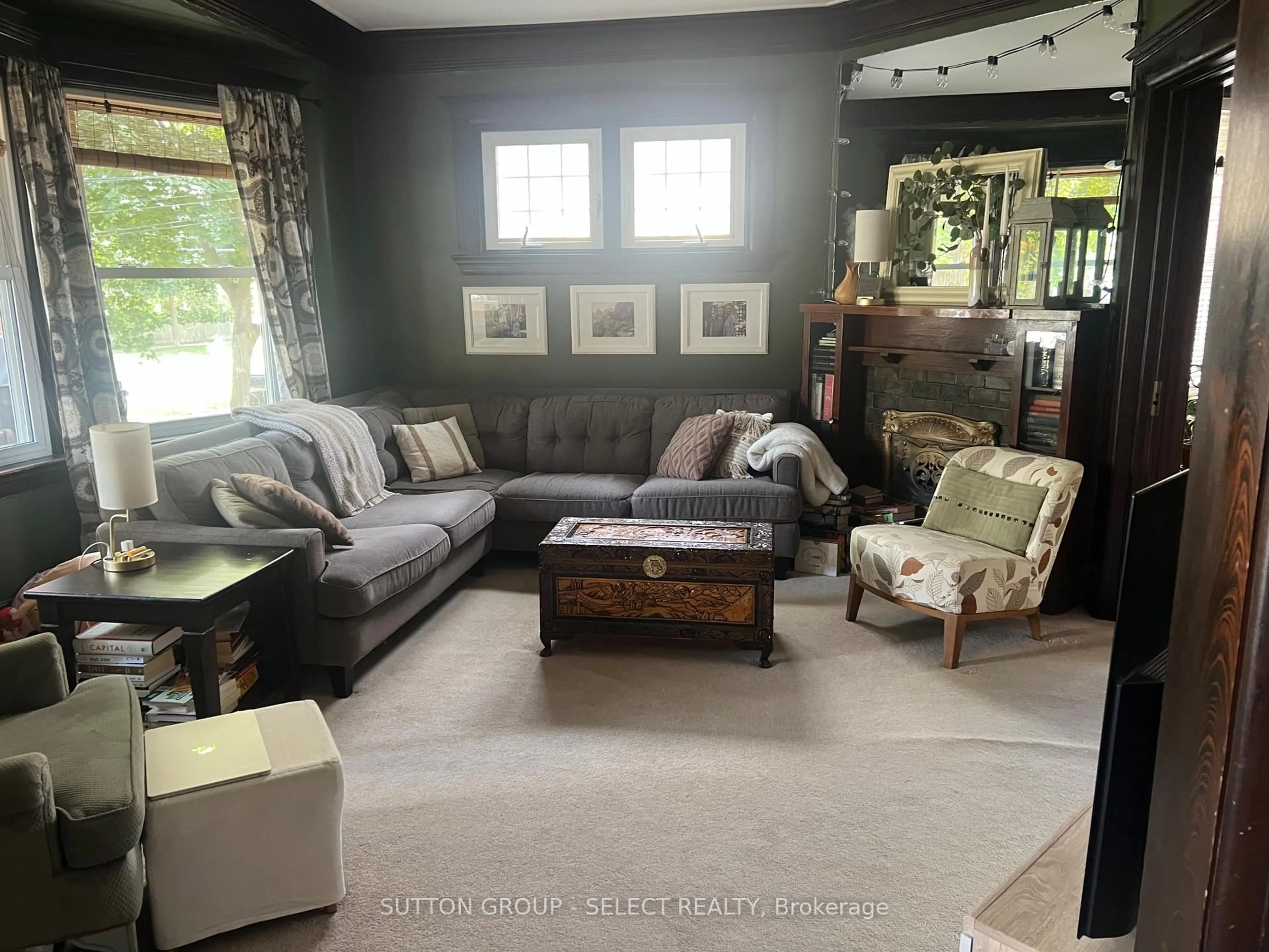 Living room with furniture, unknown for 512 WILLIAM St, London East Ontario N6B 3E6