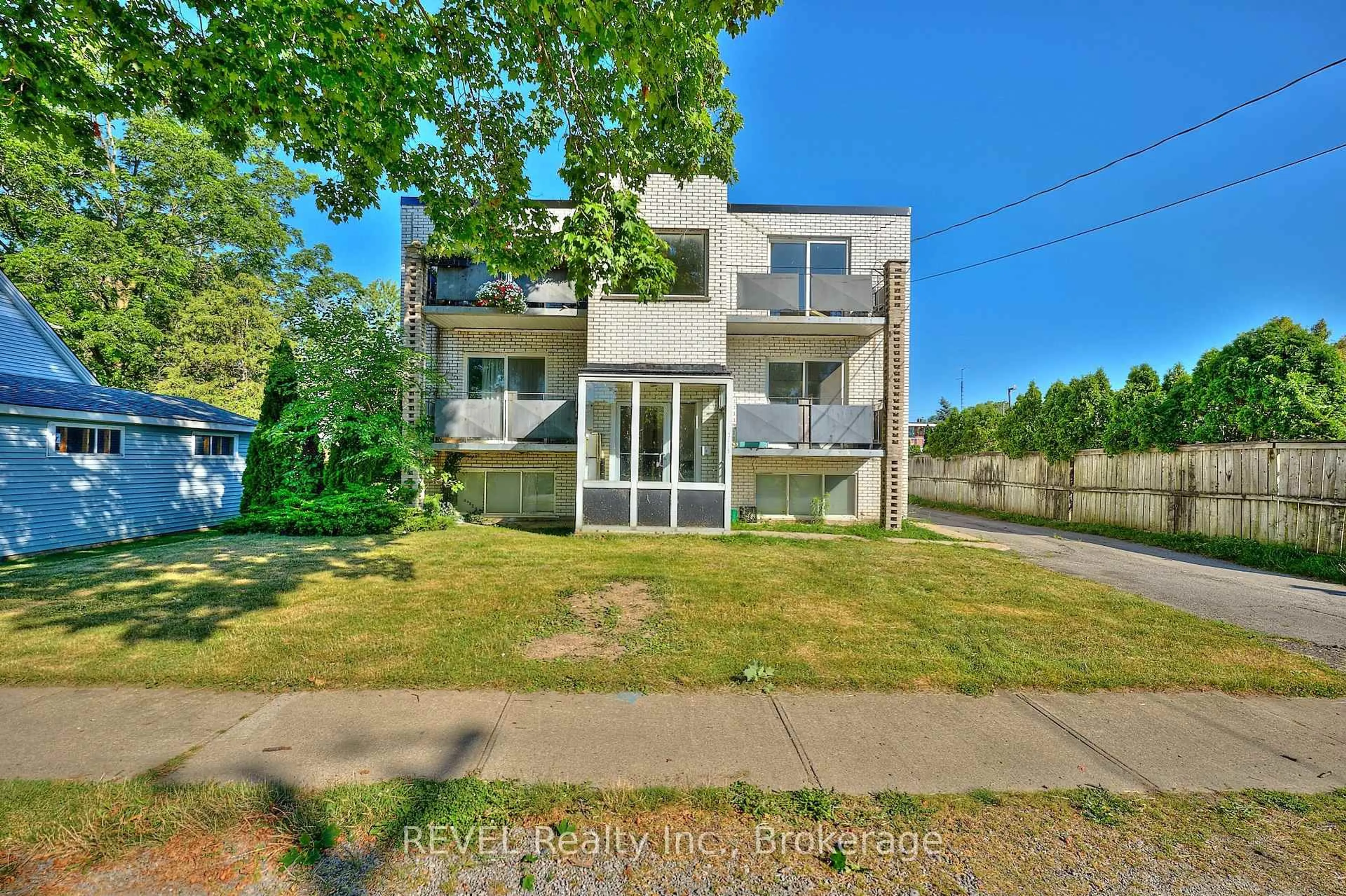 Unknown for 3865 Front St, Niagara Falls Ontario L2G 6G3