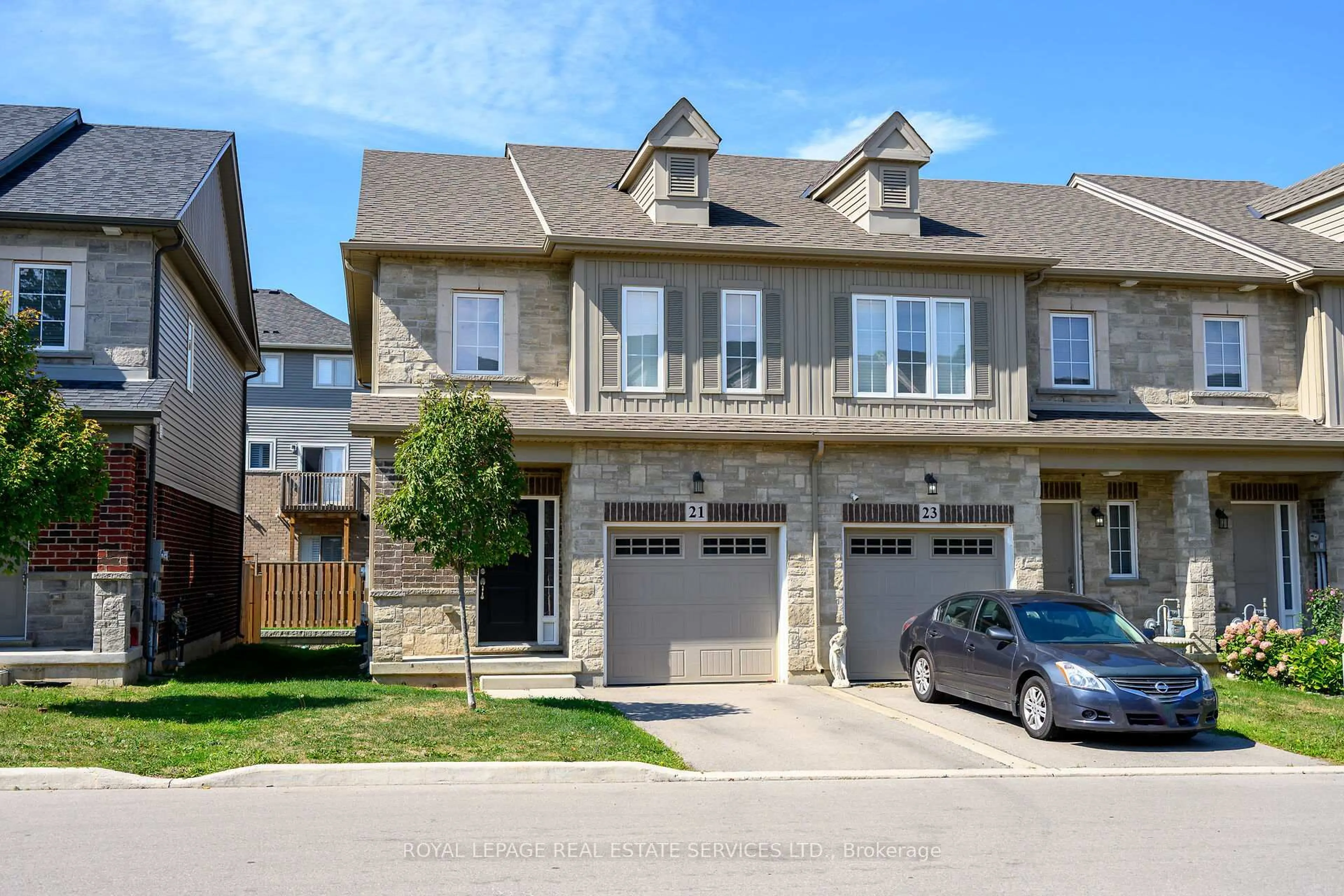 A pic from outside/outdoor area/front of a property/back of a property/a pic from drone, street for 21 Garlent Ave, Hamilton Ontario L9K 0J9