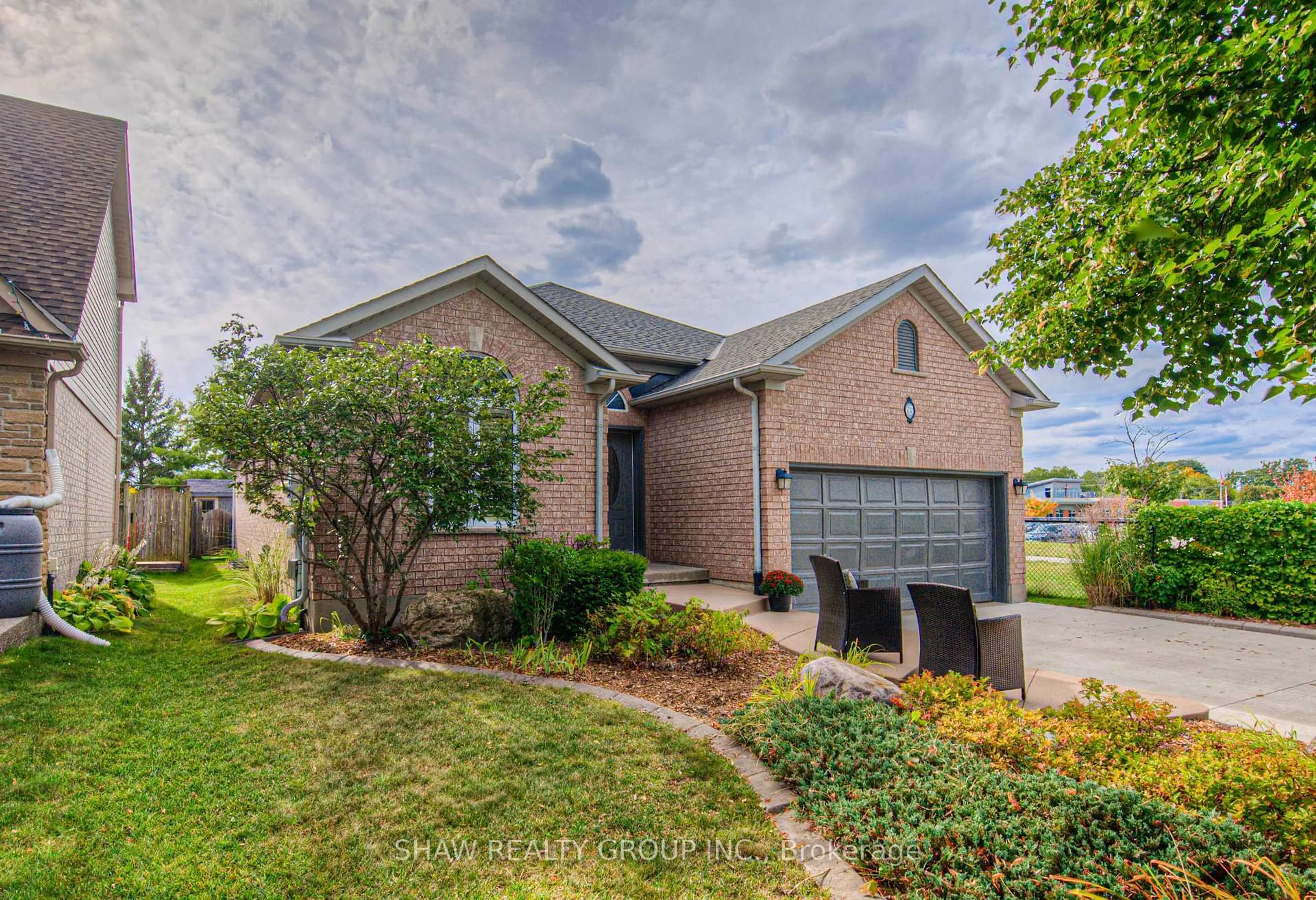 Home with brick exterior material, street for 63 Gatehouse Dr, Cambridge Ontario N1P 1C7