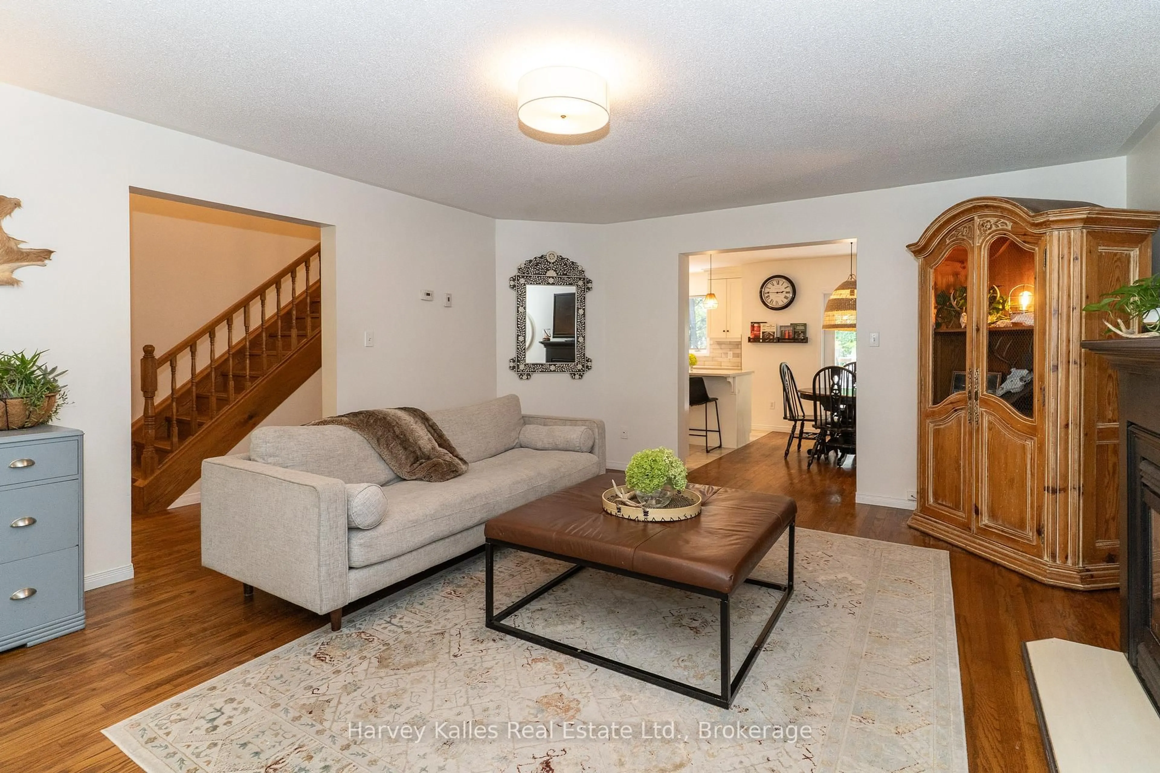 Living room with furniture, unknown for 28 Queen St, Parry Sound Ontario P2A 2W3
