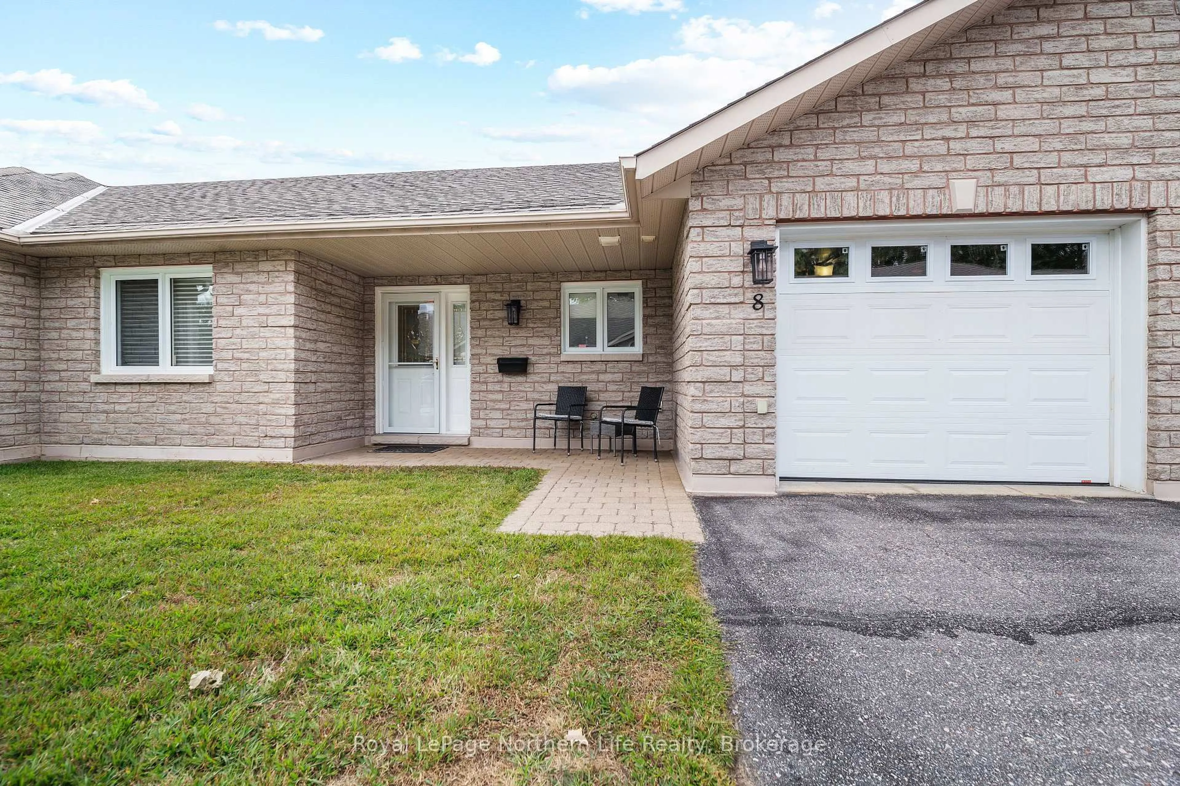 Unknown for 582 Lakeshore Dr #8, North Bay Ontario P1A 2E6