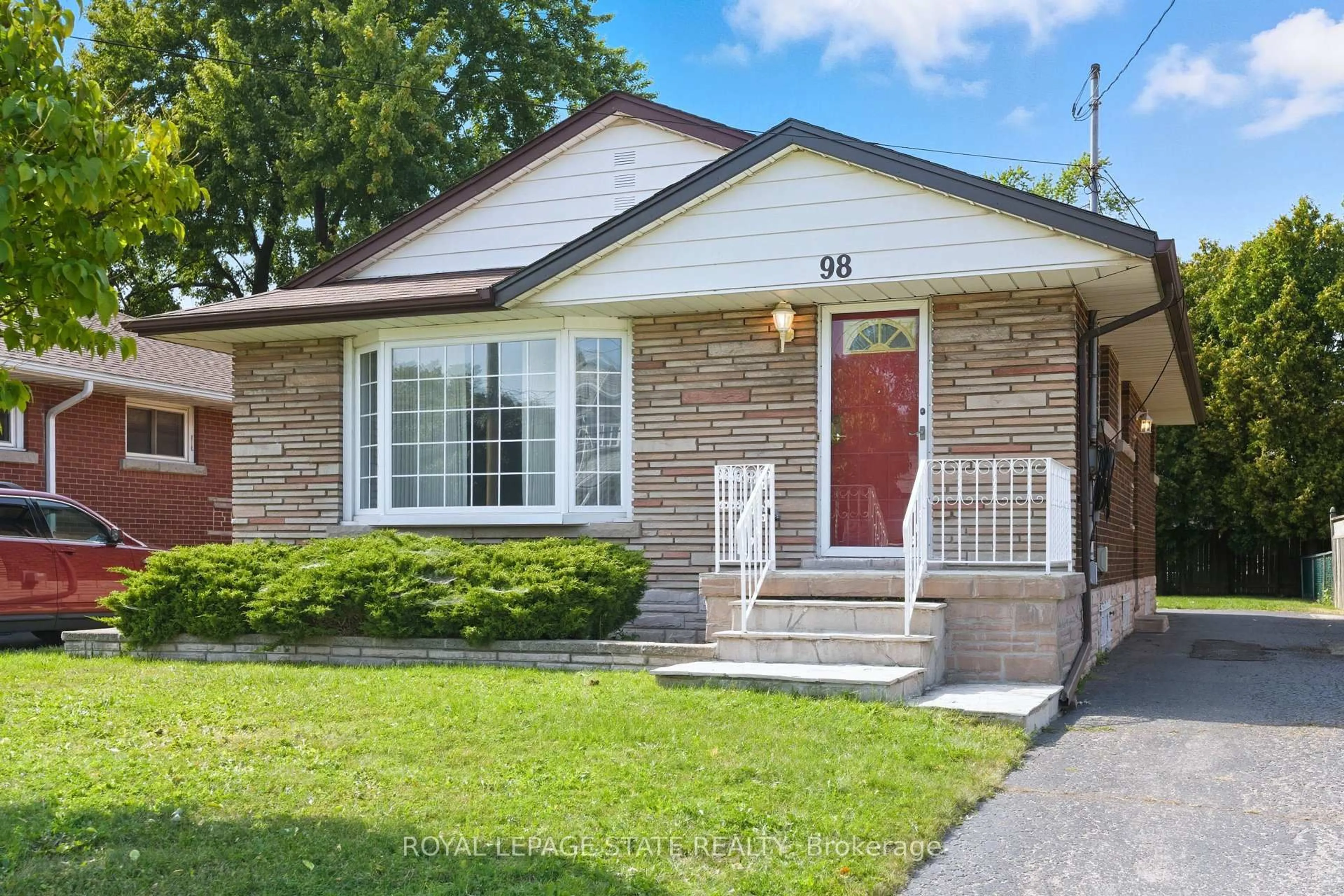 Home with brick exterior material, street for 98 East 16th St, Hamilton Ontario L9A 4J3