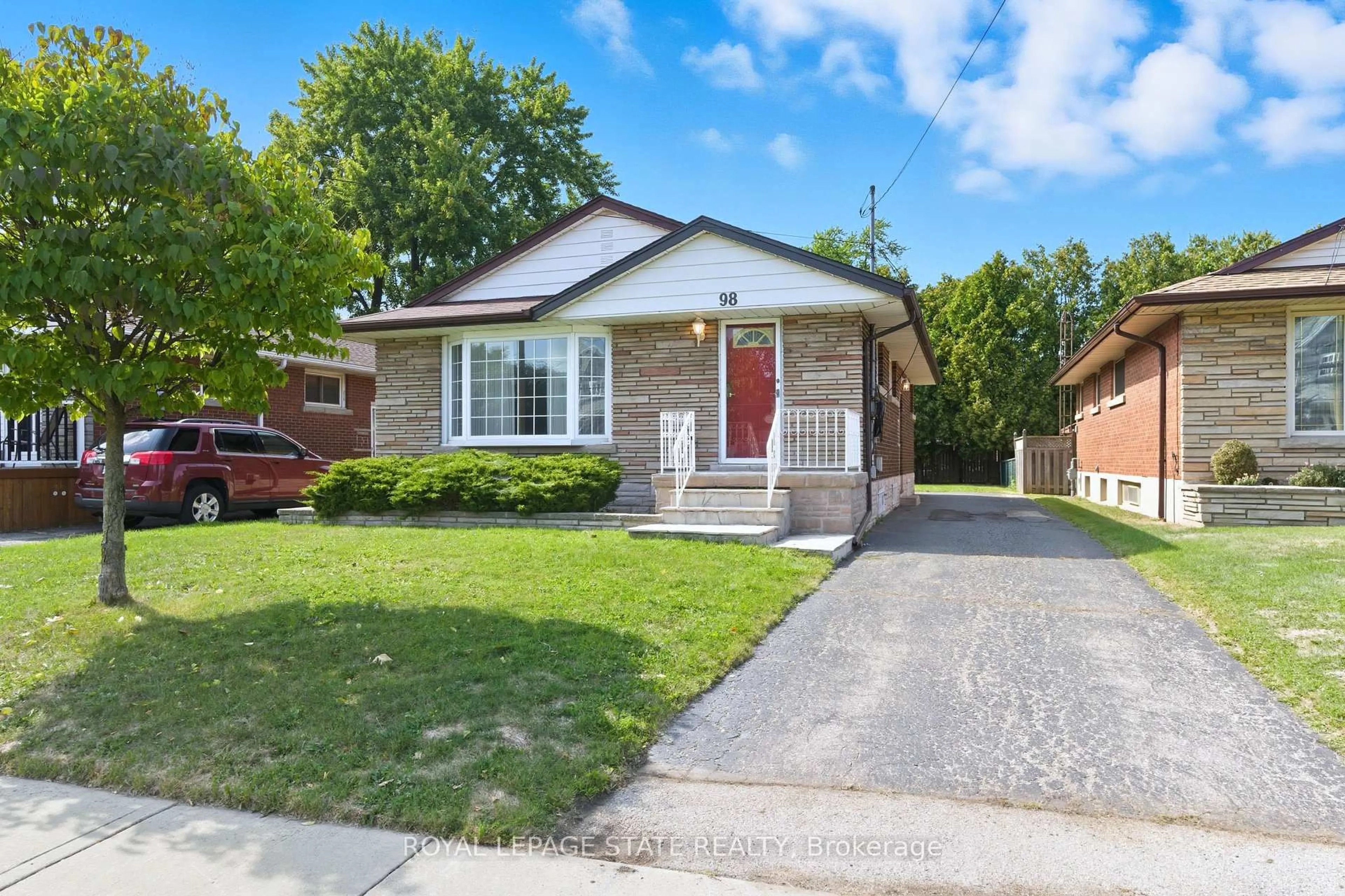 Home with brick exterior material, street for 98 East 16th St, Hamilton Ontario L9A 4J3