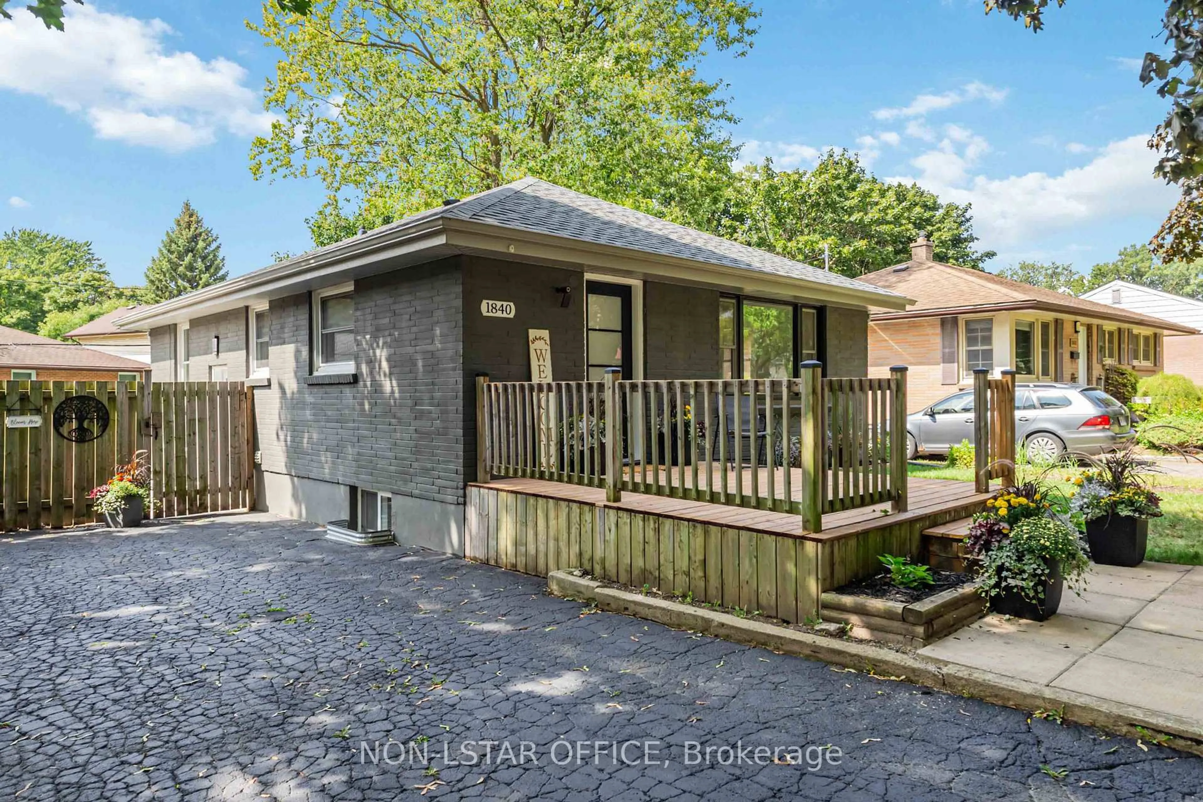 Unknown for 1840 Royal Cres, London East Ontario N5W 2A8