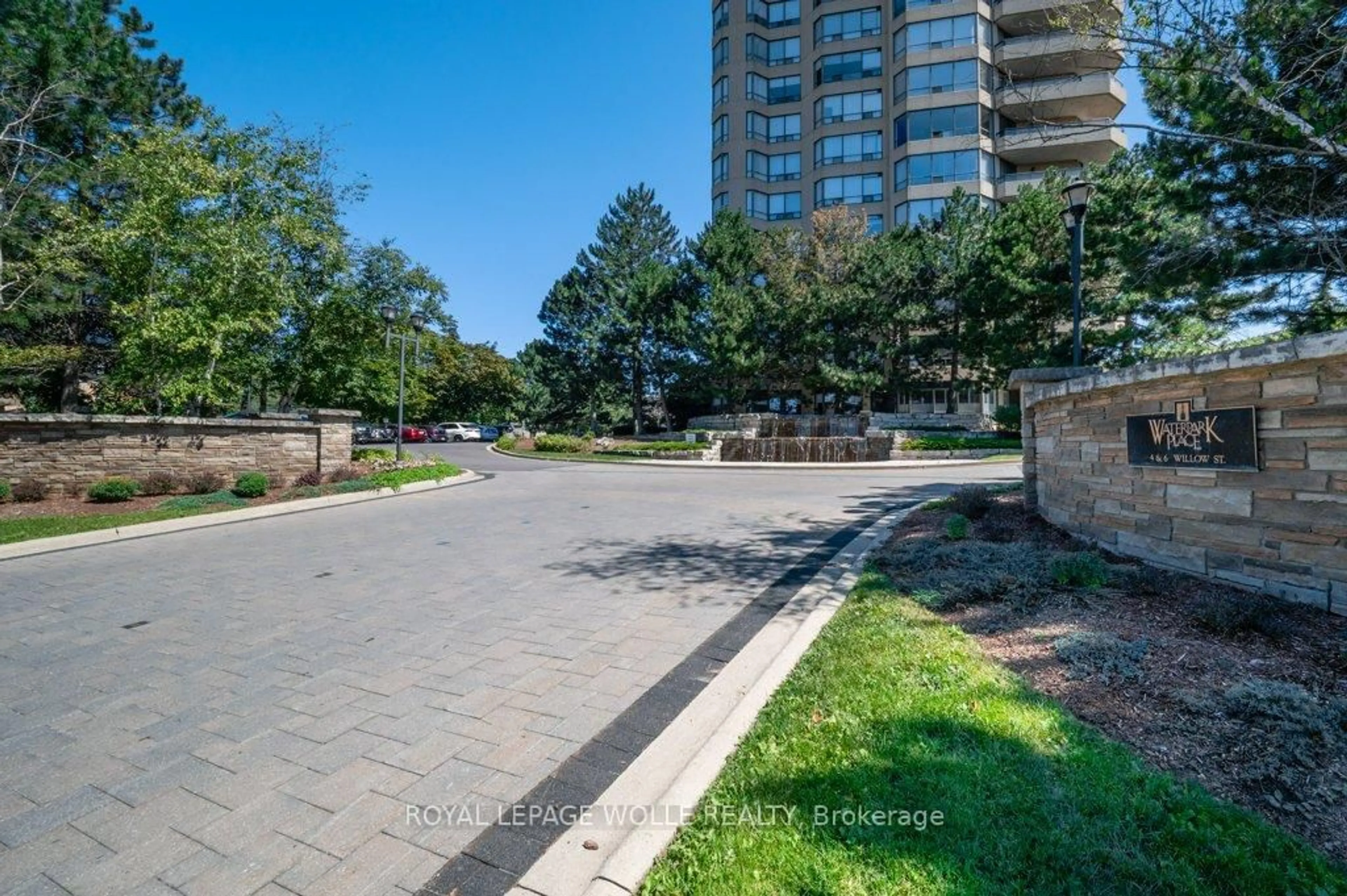 A pic from outside/outdoor area/front of a property/back of a property/a pic from drone, water/lake/river/ocean view for 4 Willow St #903, Waterloo Ontario N2J 4S2