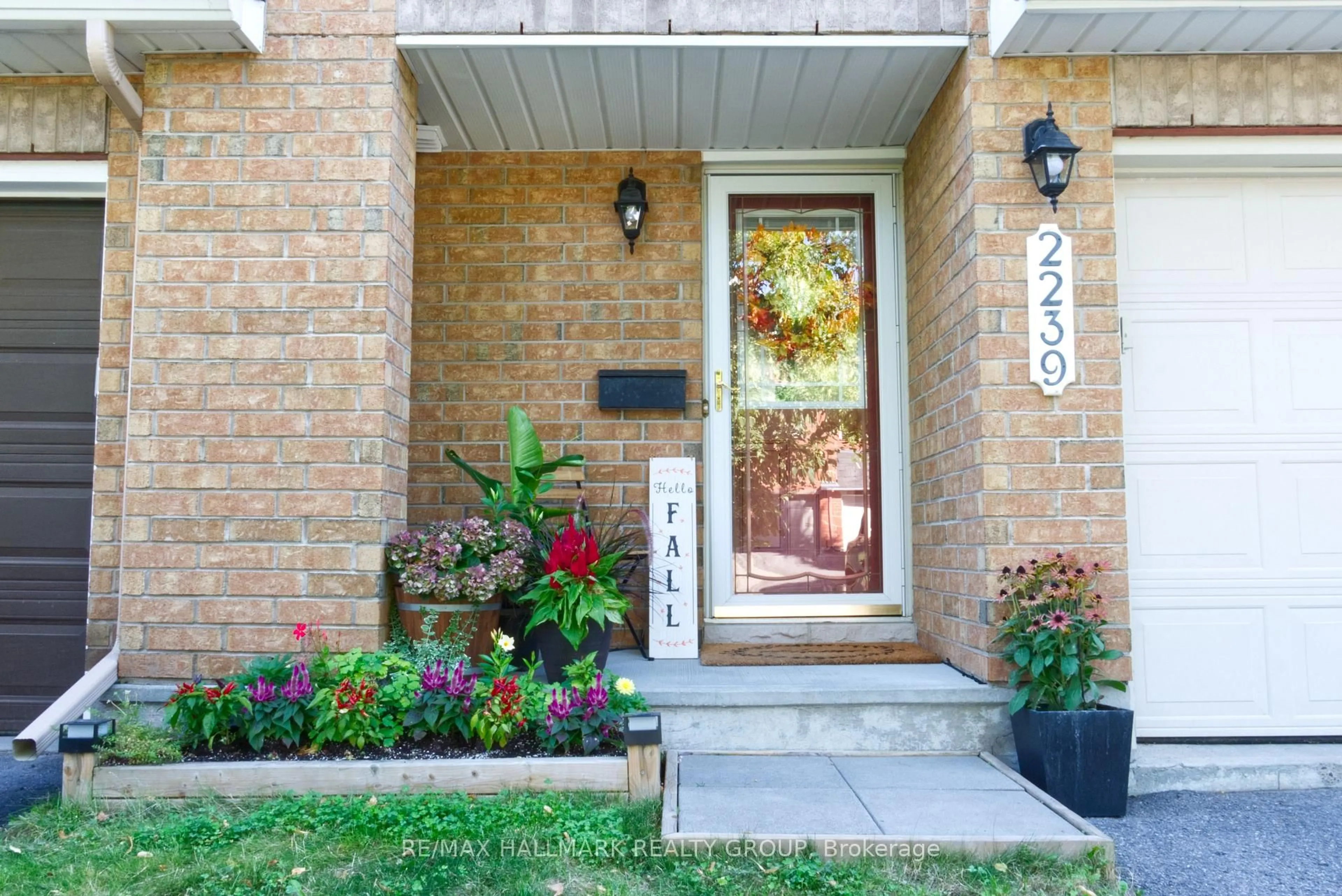Unknown for 2239 Brockstone Cres, Ottawa Ontario K4A 4V5