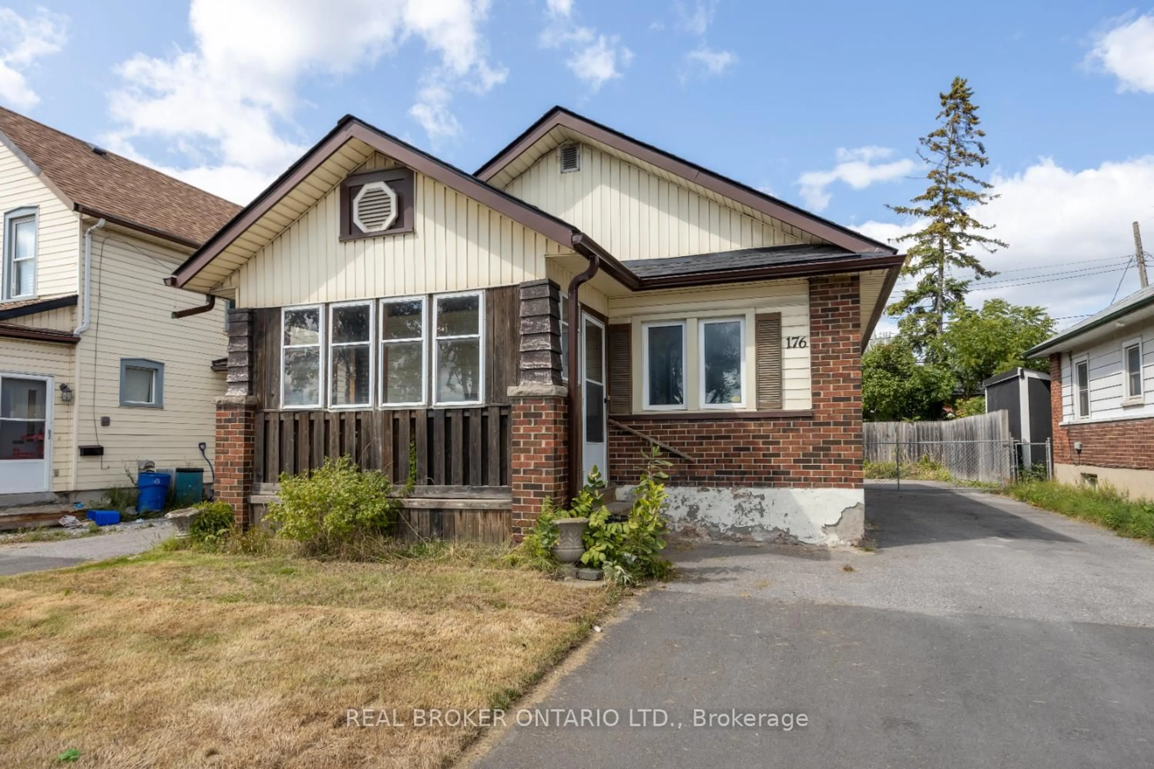 Home with brick exterior material, street for 176 Lansdowne St, Peterborough Ontario K9J 1Y7
