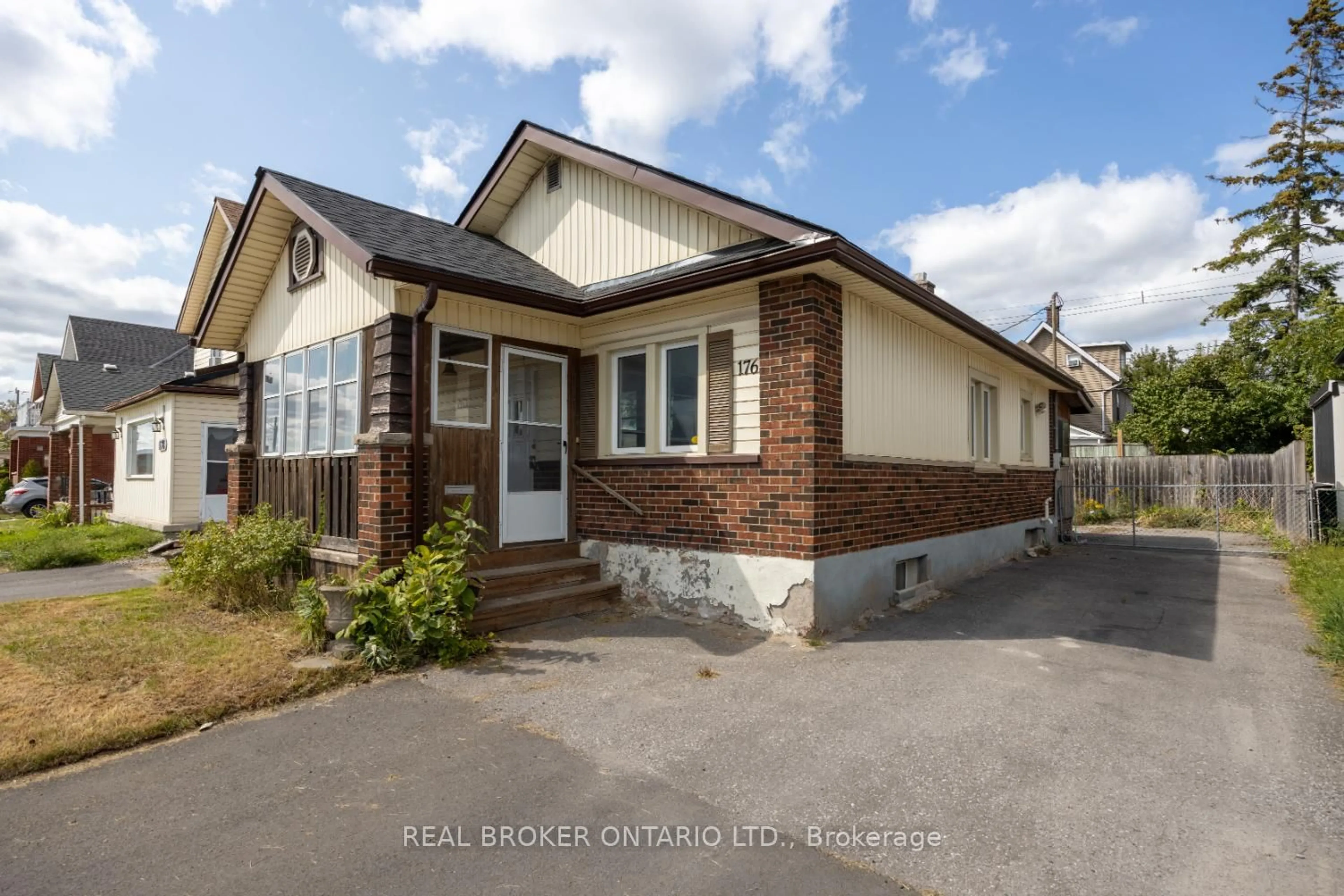 Home with brick exterior material, street for 176 Lansdowne St, Peterborough Ontario K9J 1Y7