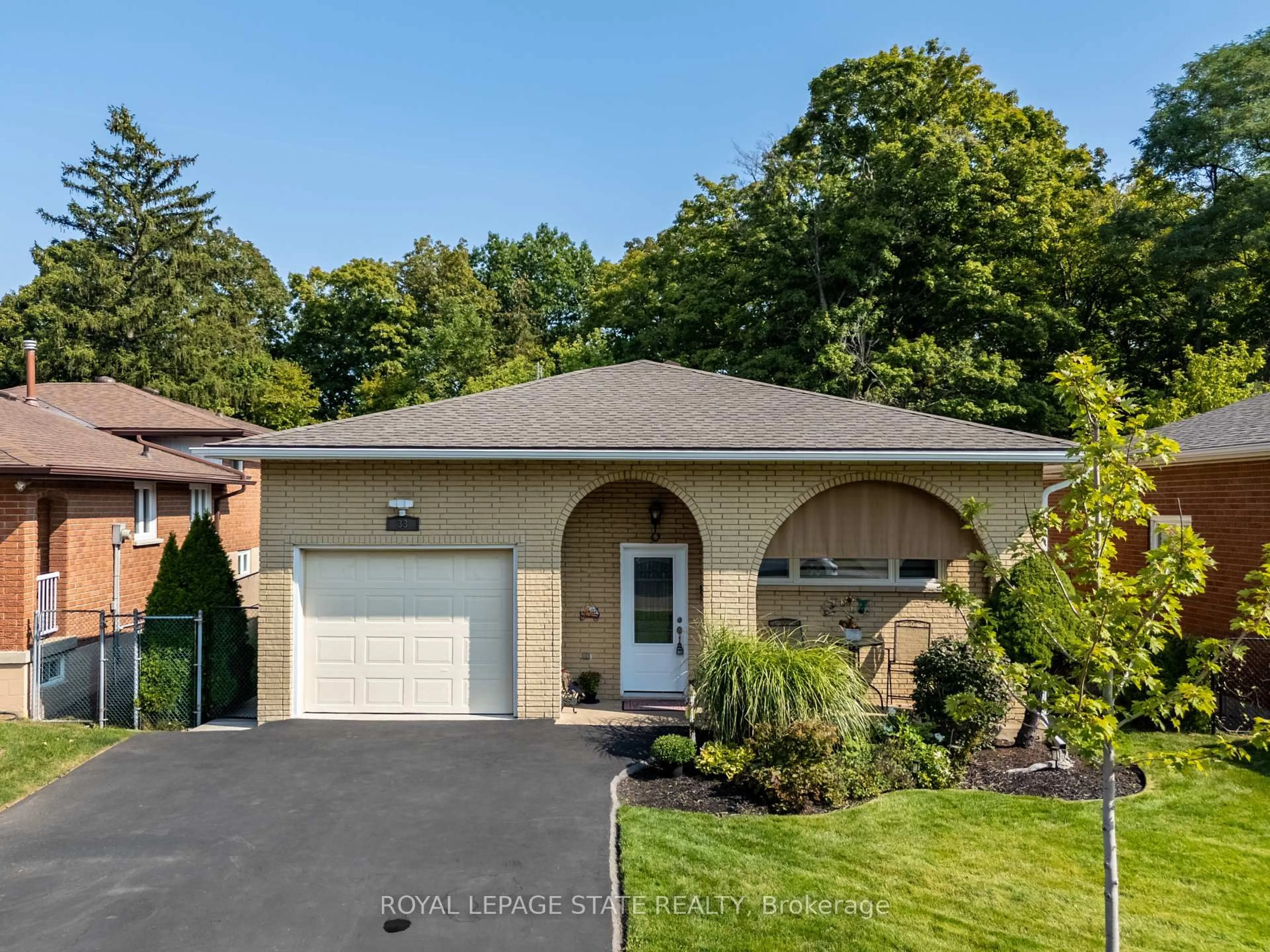 Unknown for 33 Pinard St, Hamilton Ontario L8K 6G8