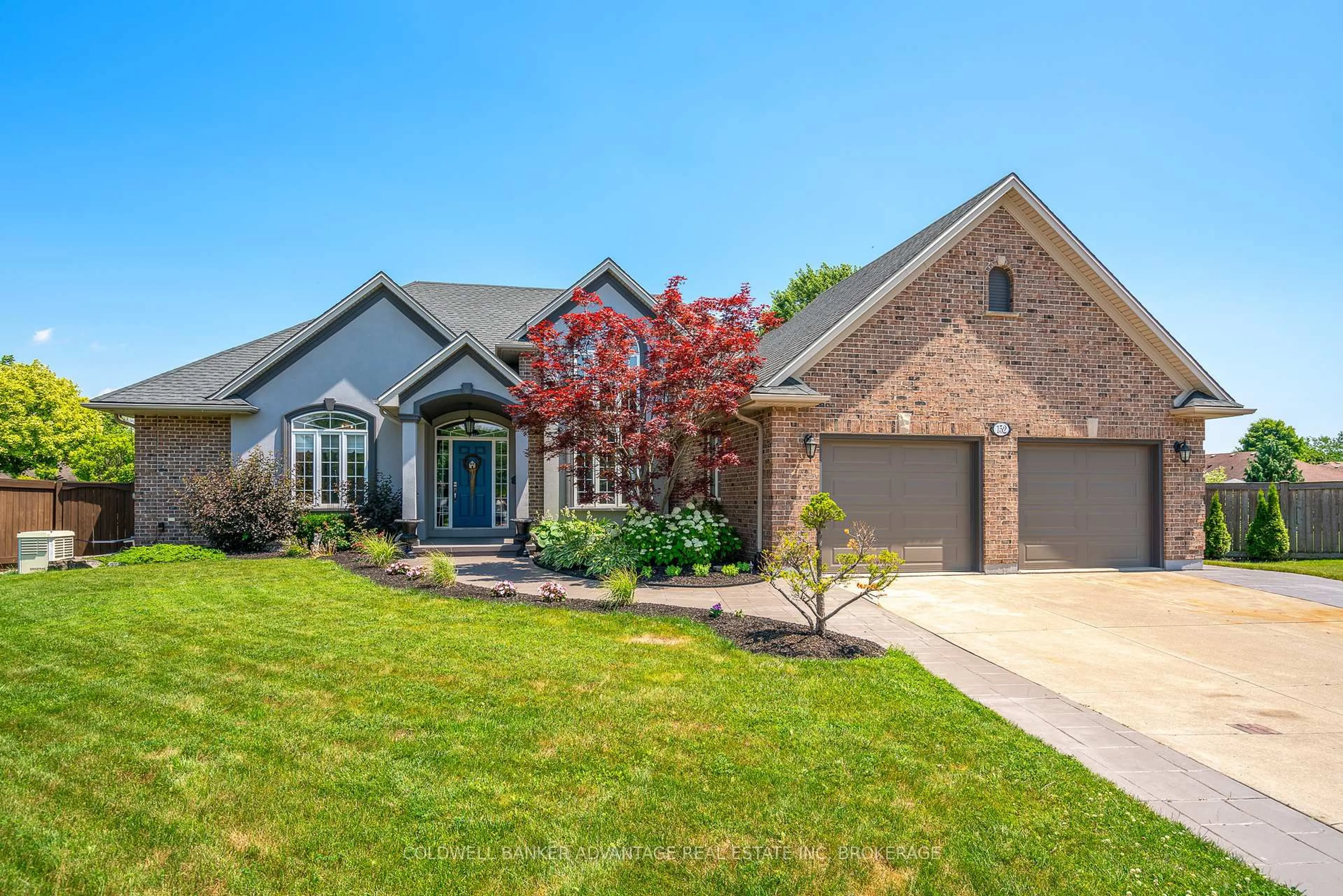 Home with brick exterior material, street for 152 Redwood Crt, Welland Ontario L3C 7C4