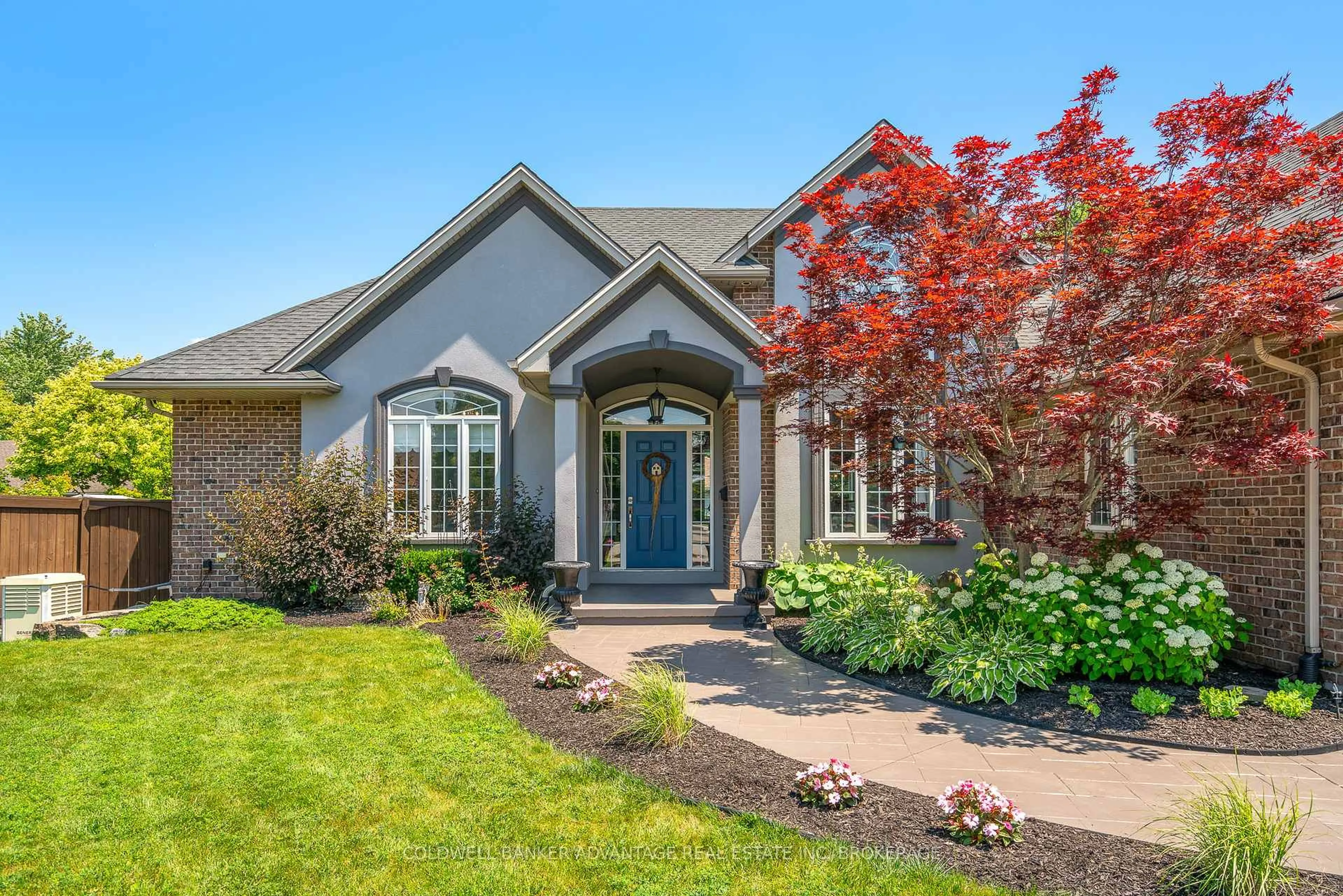Home with brick exterior material, street for 152 Redwood Crt, Welland Ontario L3C 7C4