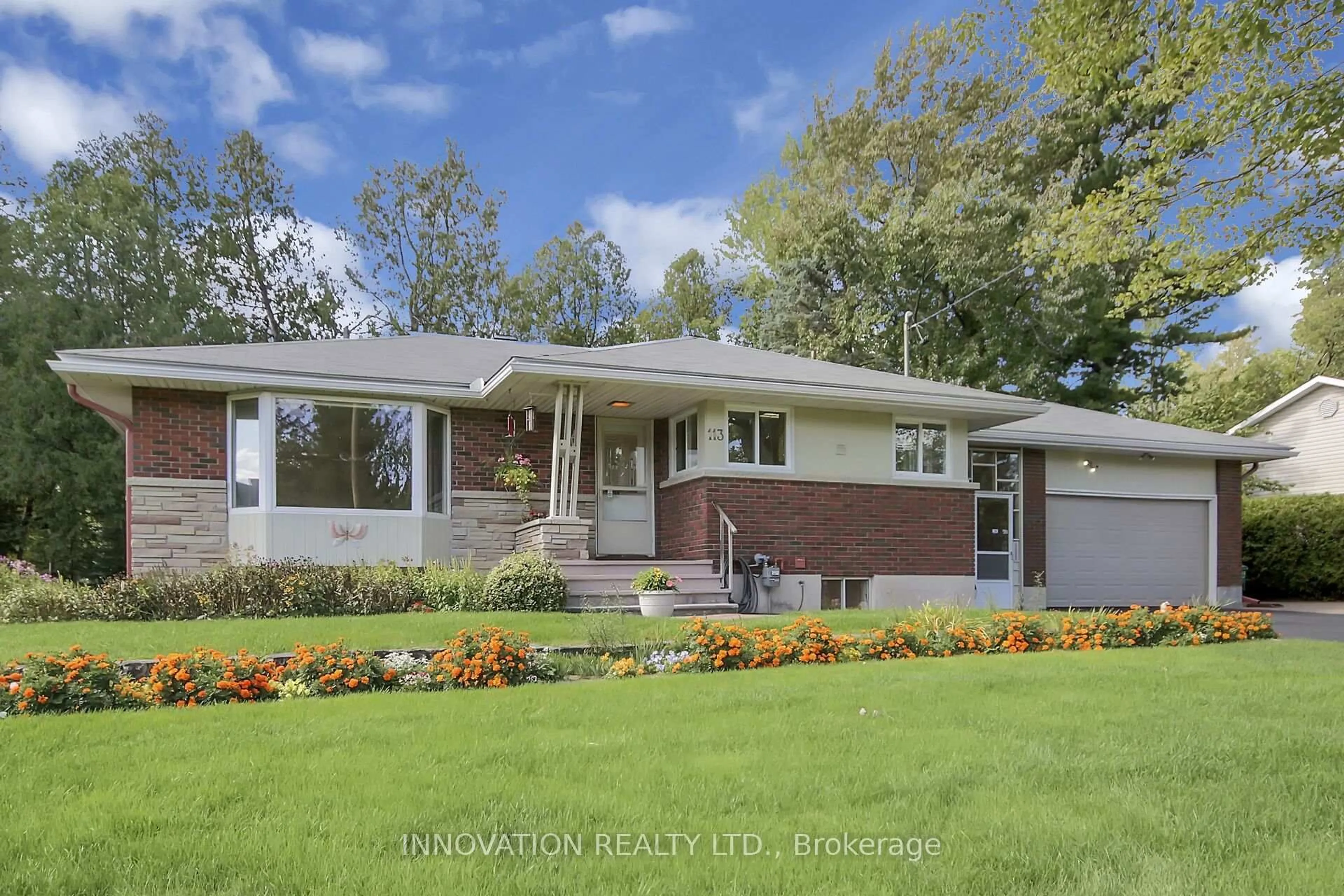 Home with vinyl exterior material, unknown for 113 Grenfell Cres, Nepean Ontario K2G 0G5