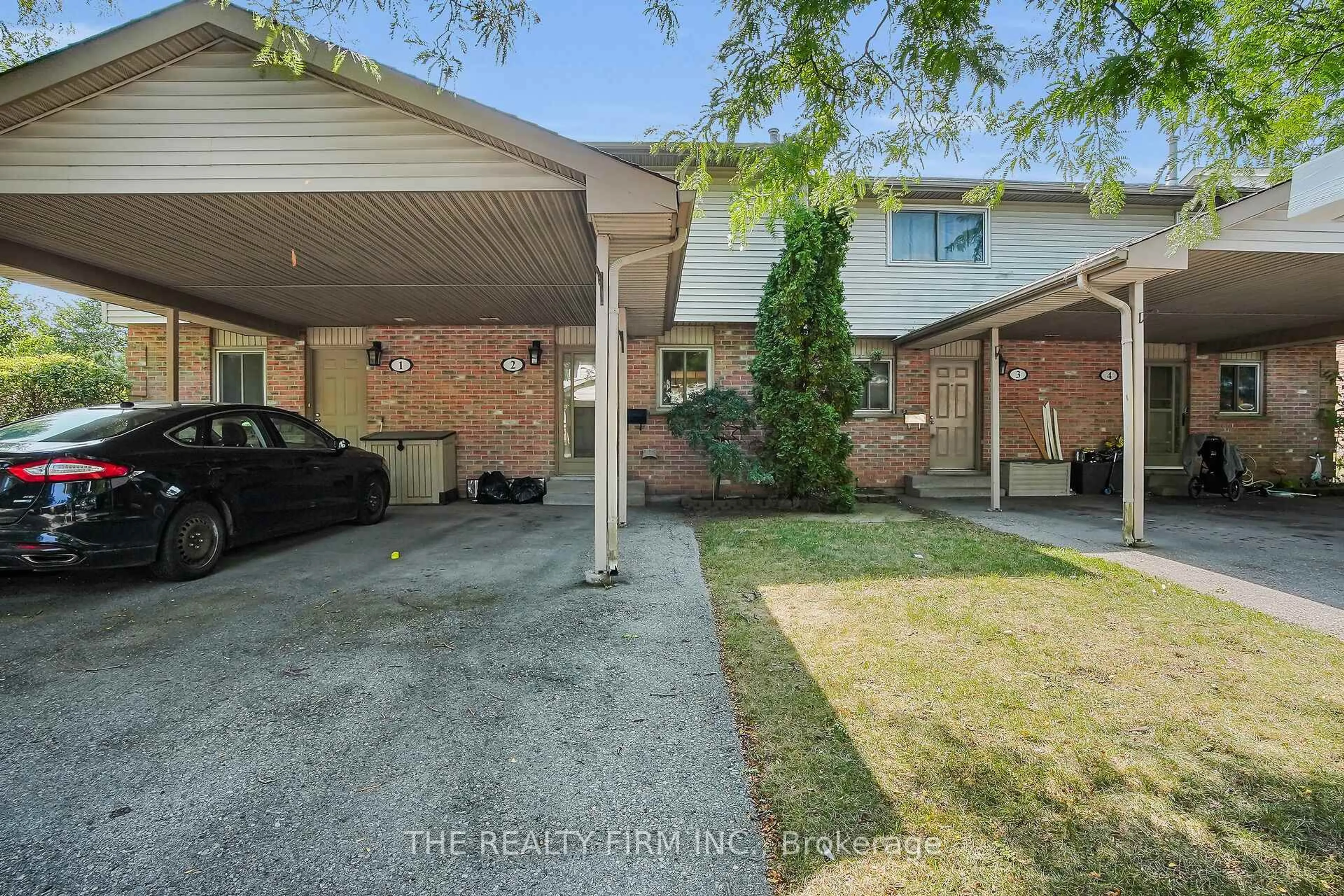 A pic from outside/outdoor area/front of a property/back of a property/a pic from drone, street for 151 Bonaventure Dr #2, London East Ontario N5V 4M1