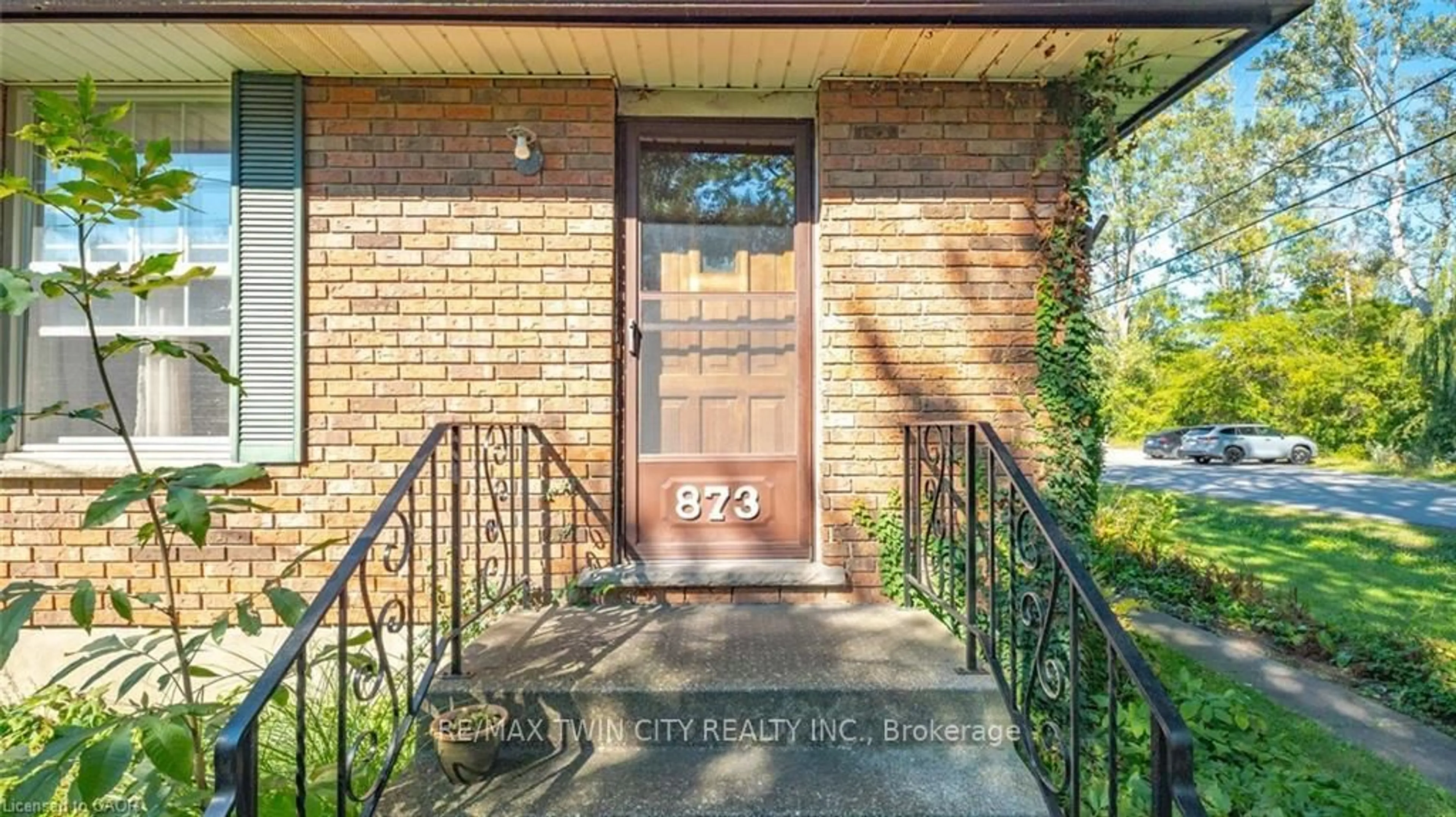Home with brick exterior material, street for 873 South Pelham Rd, Welland Ontario L3C 3C9
