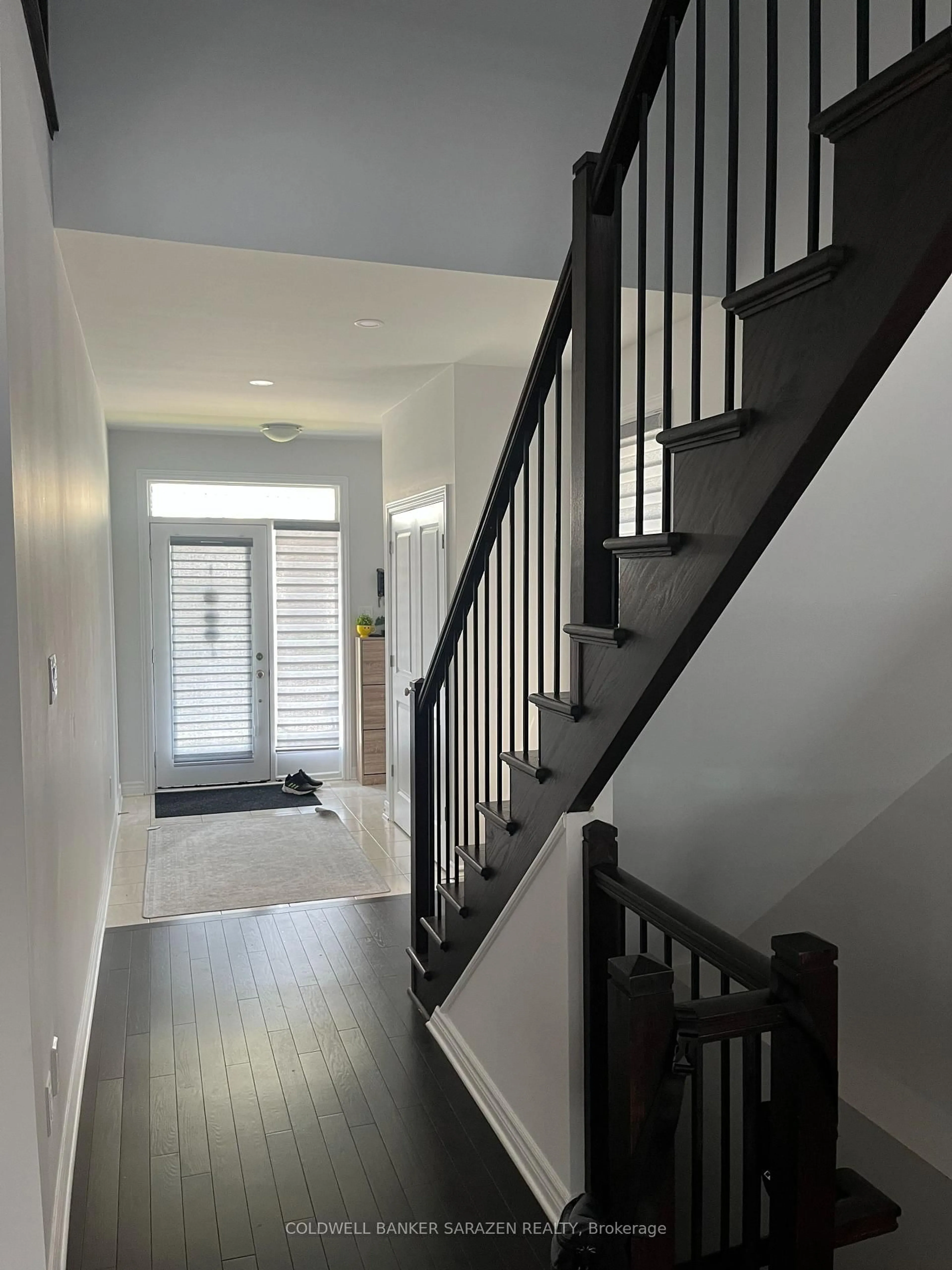 Indoor entryway for 248 Dagenham St, Ottawa Ontario K2S 2X7