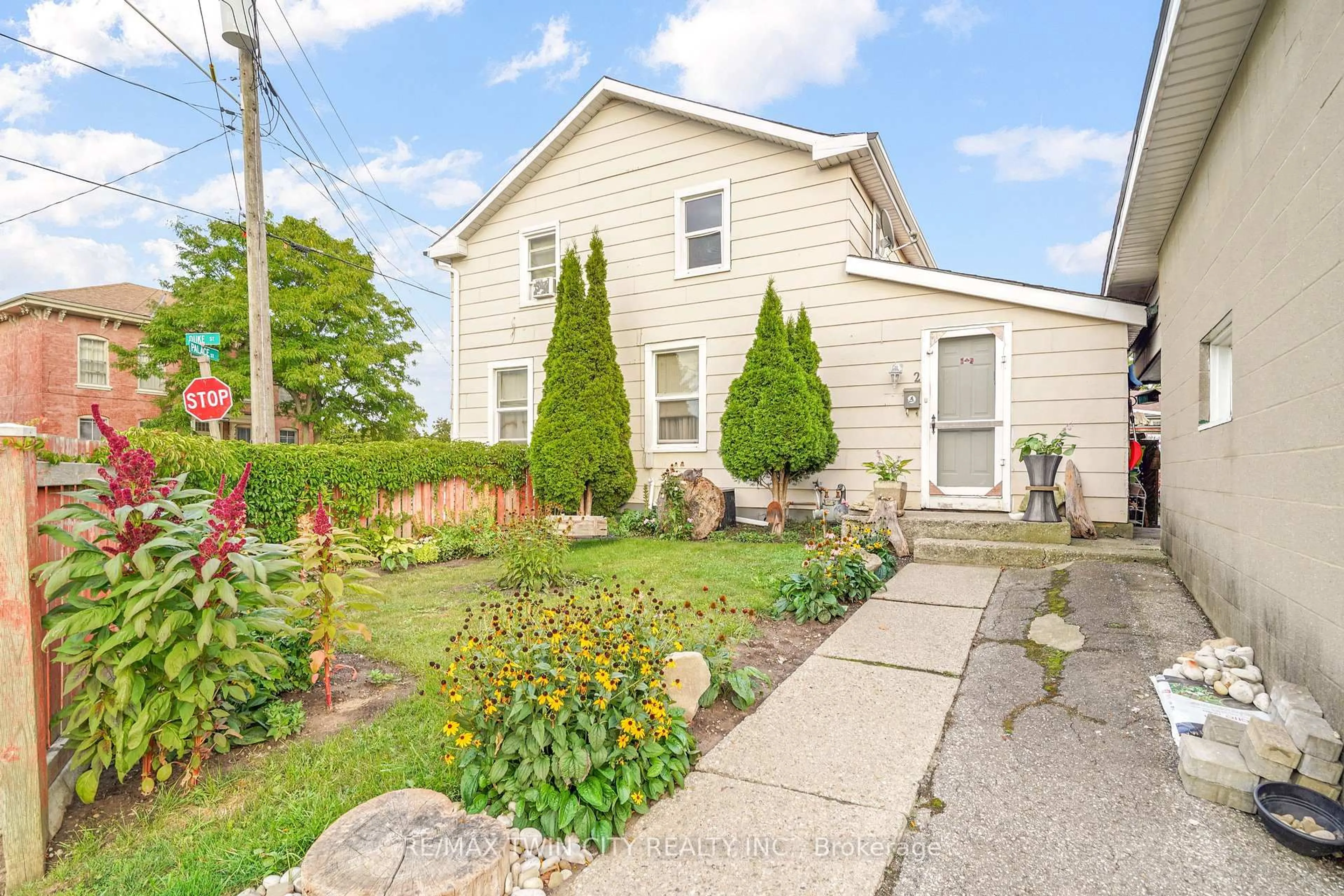 Unknown for 24 Duke St, Brantford Ontario N3T 3T4