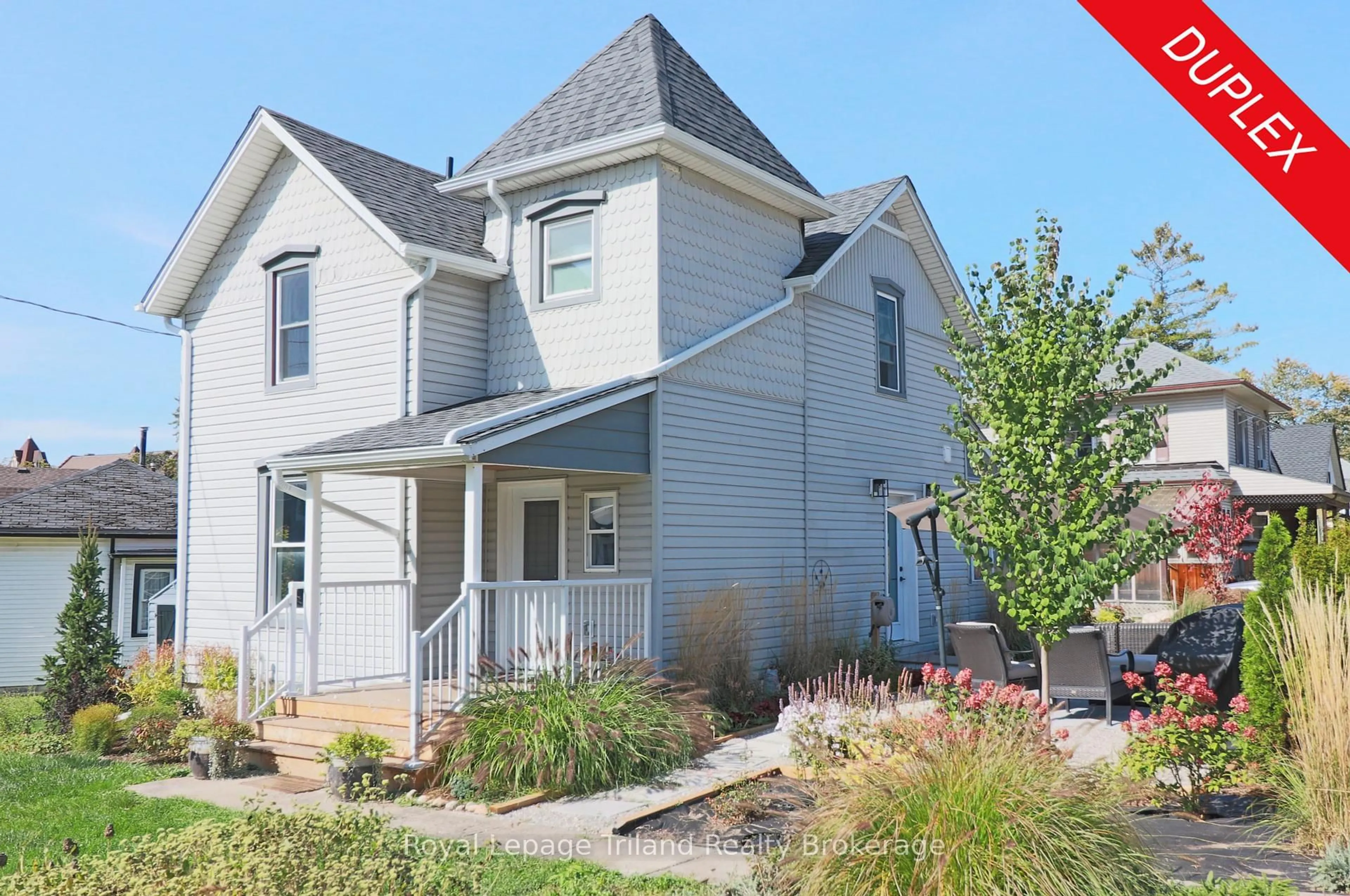 Home with vinyl exterior material, street for 55 Canterbury St, Ingersoll Ontario N5C 1C5