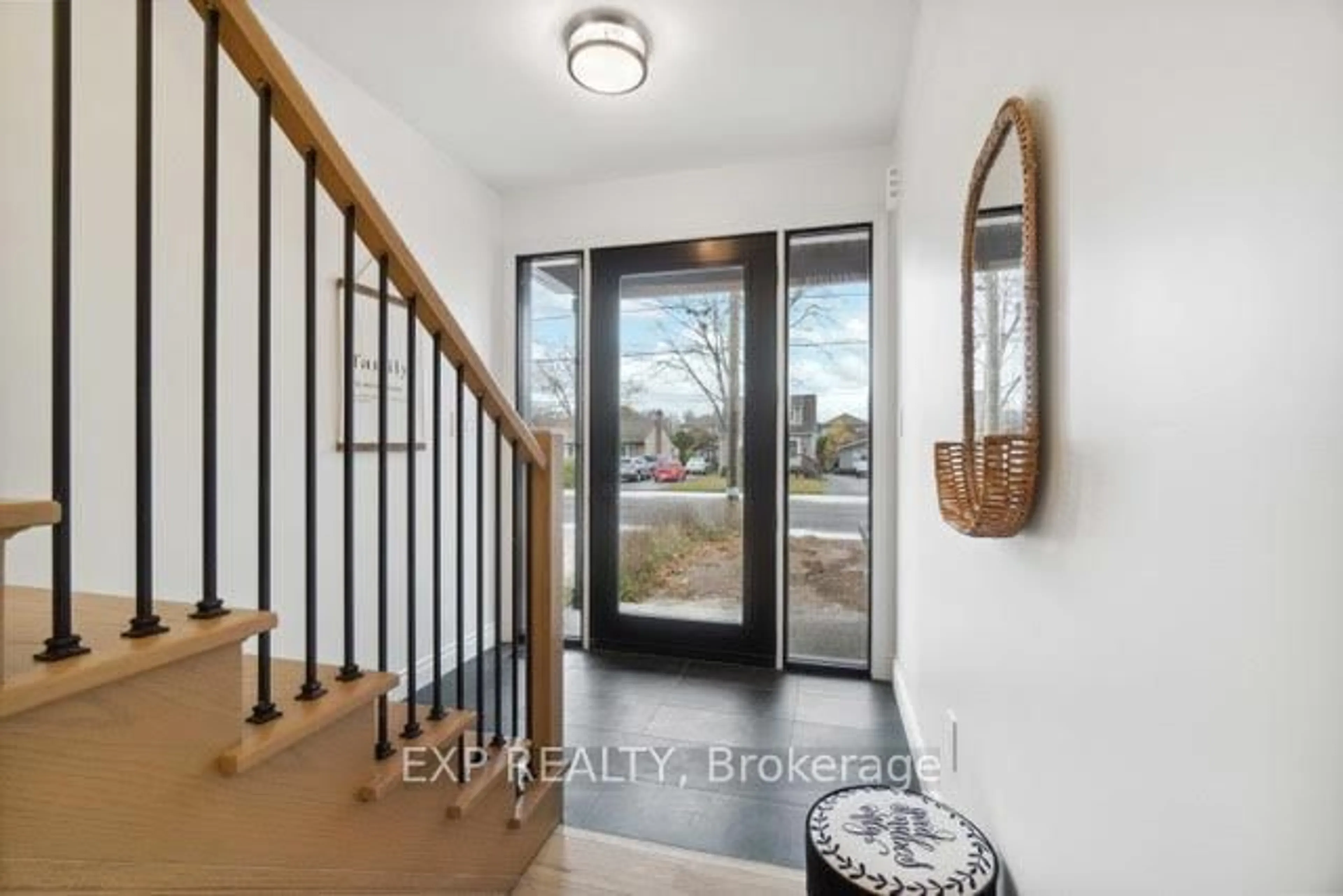 Indoor entryway for 186 Cedardale Ave, Hamilton Ontario L8E 1R3