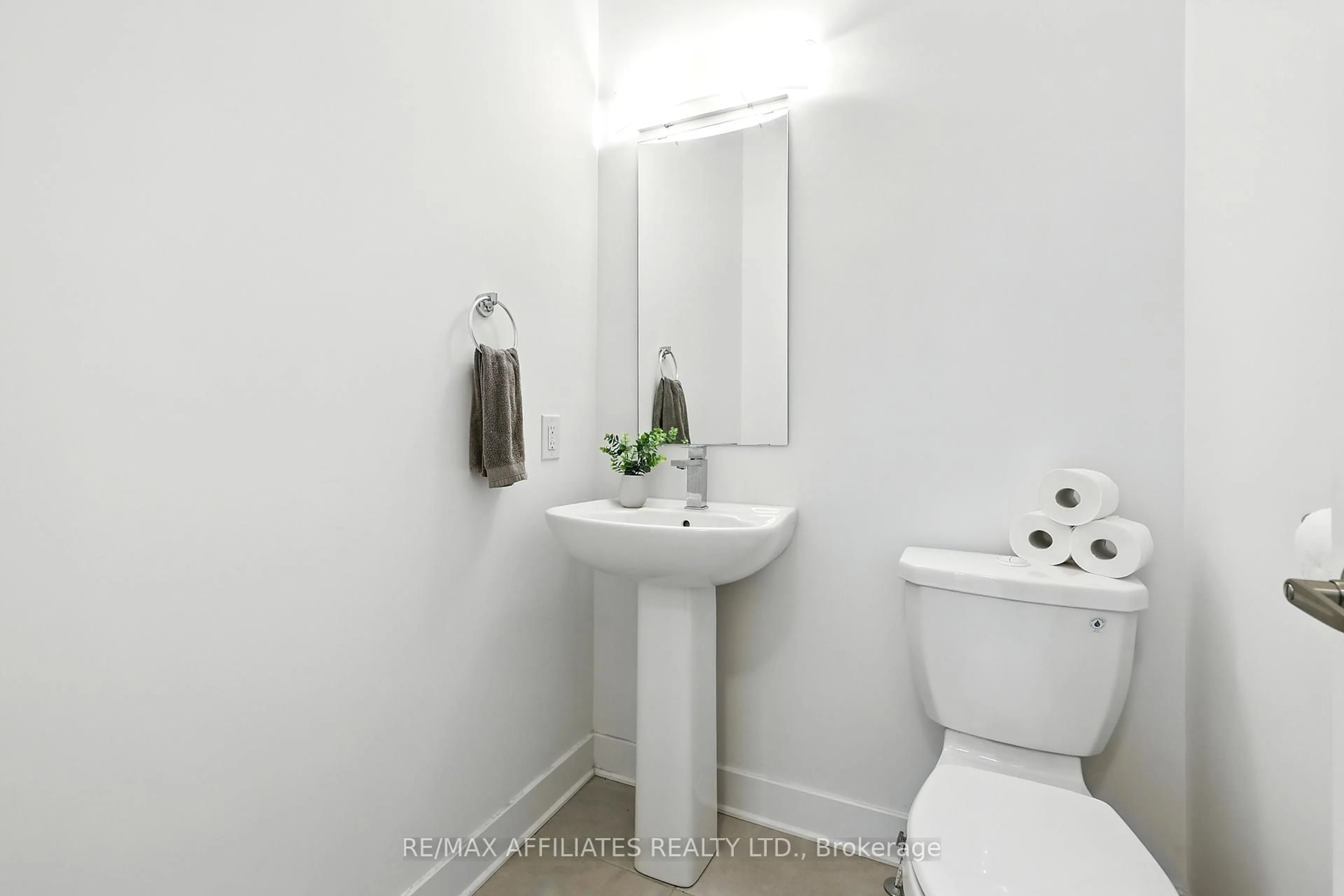 Standard bathroom, unknown for 966 Acoustic Way, Ottawa Ontario K4M 0R1