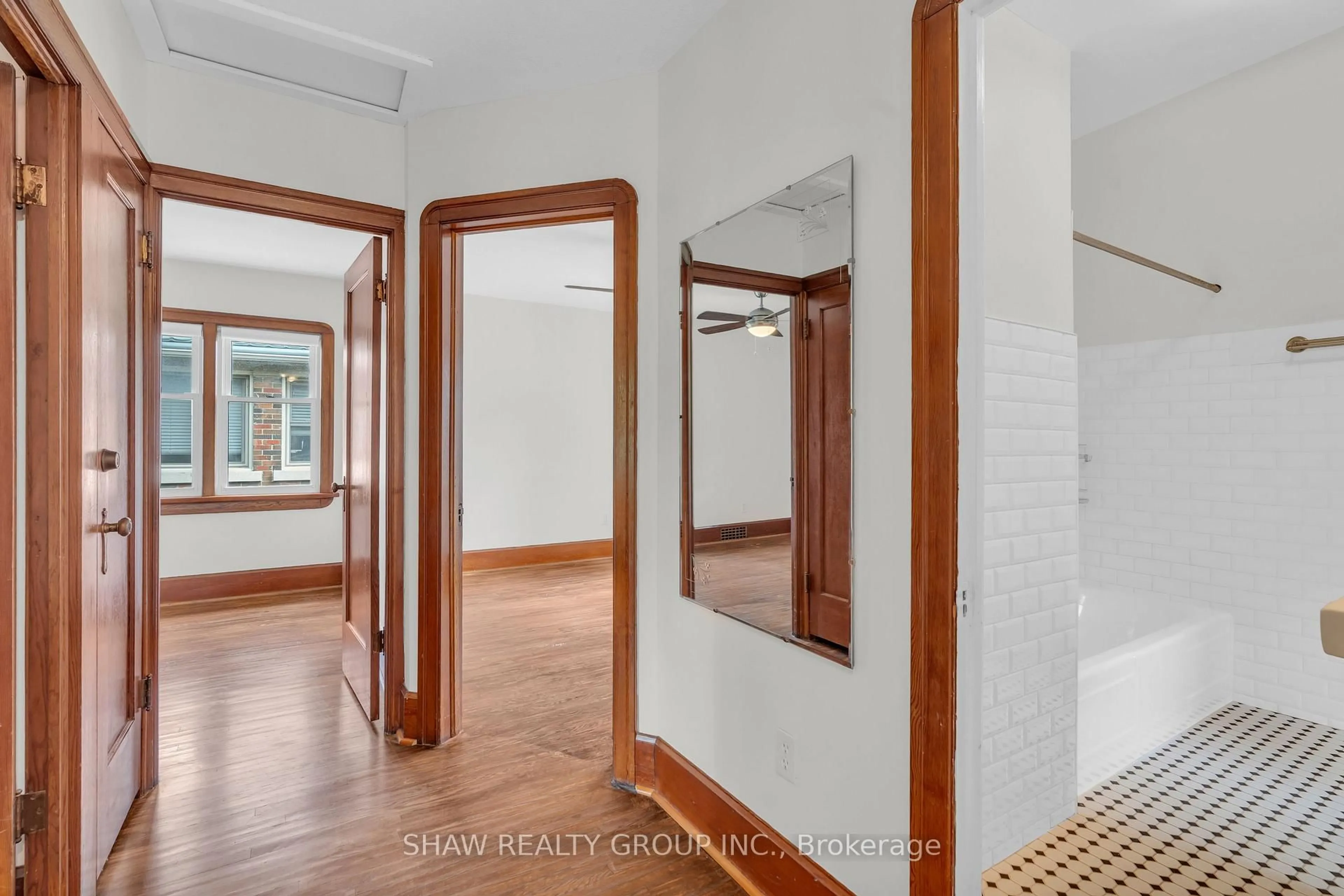 Indoor foyer for 74 Dane St, Kitchener Ontario N2H 3H7